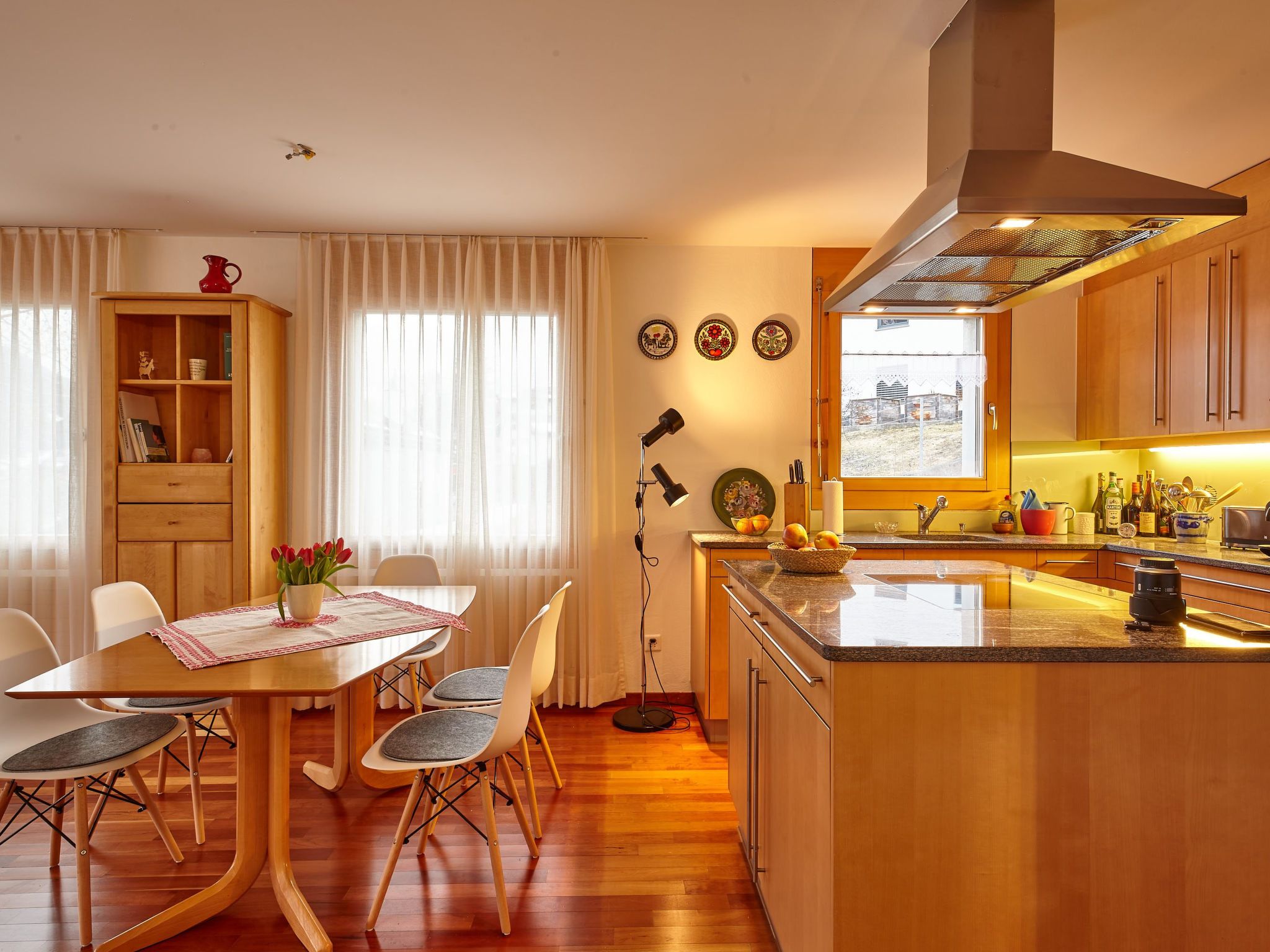 Appartement Refugio Pratuor, (Scuol) – Cuisine et coin repas, photo 6 sur 17