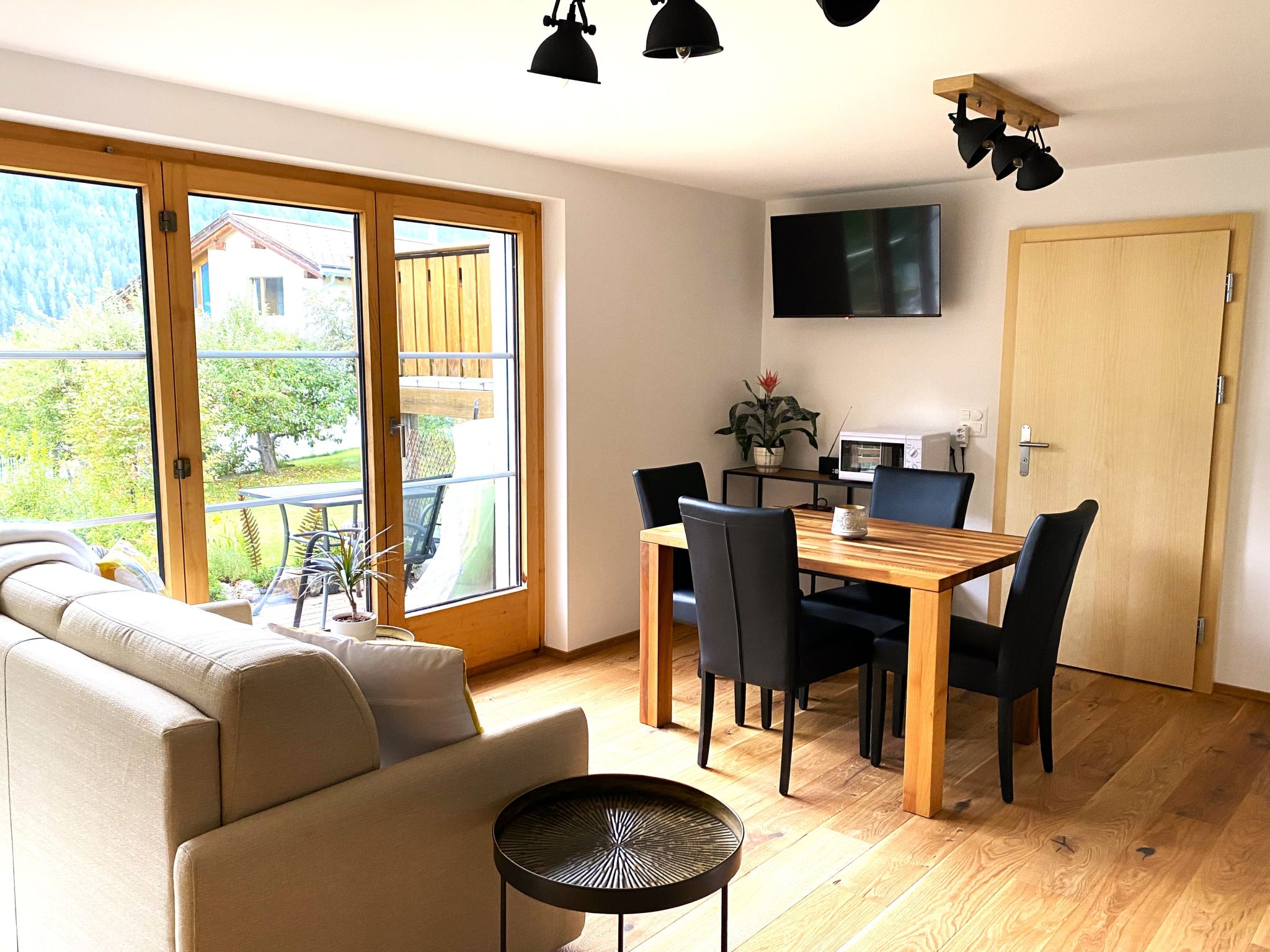 Ferienwohnungen Senda 495D, (Scuol) - Binnen