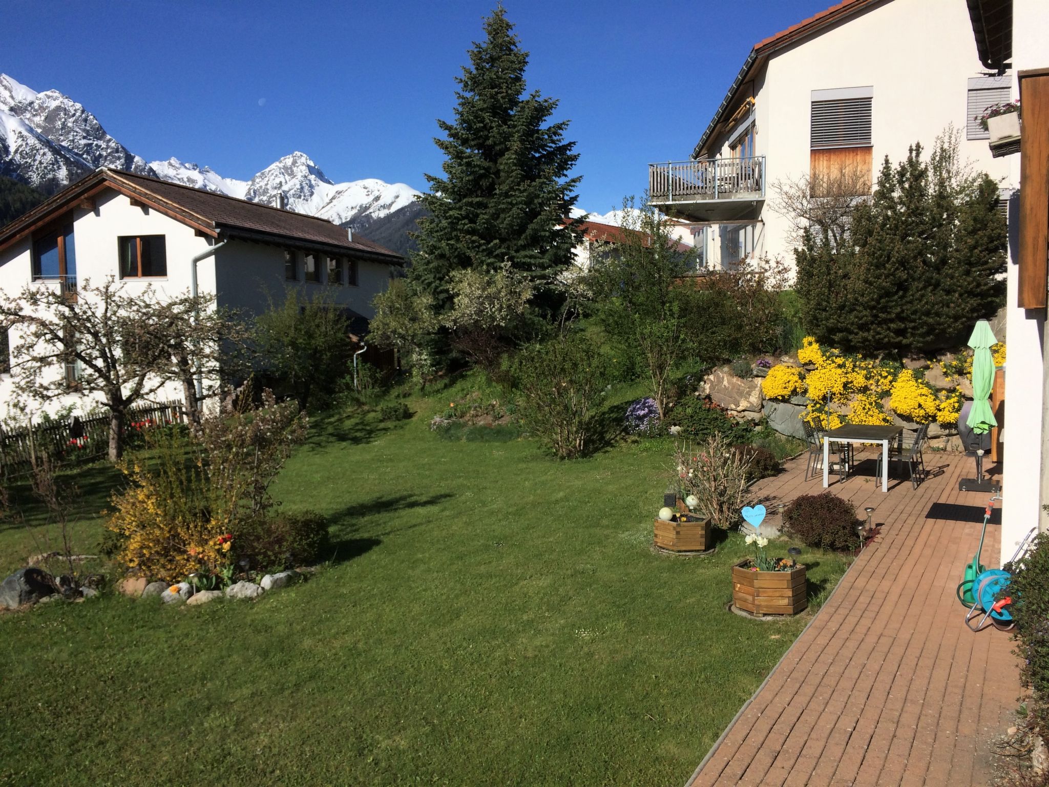 Ferienwohnungen Senda 495D, (Scuol) - Buiten