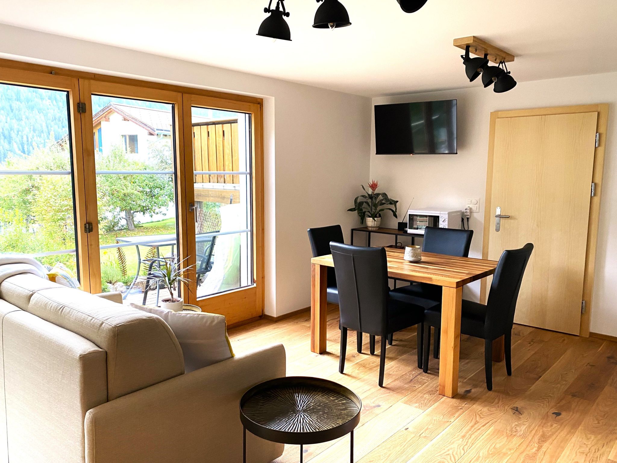 Ferienwohnungen Senda 495D, (Scuol) - Drinnen