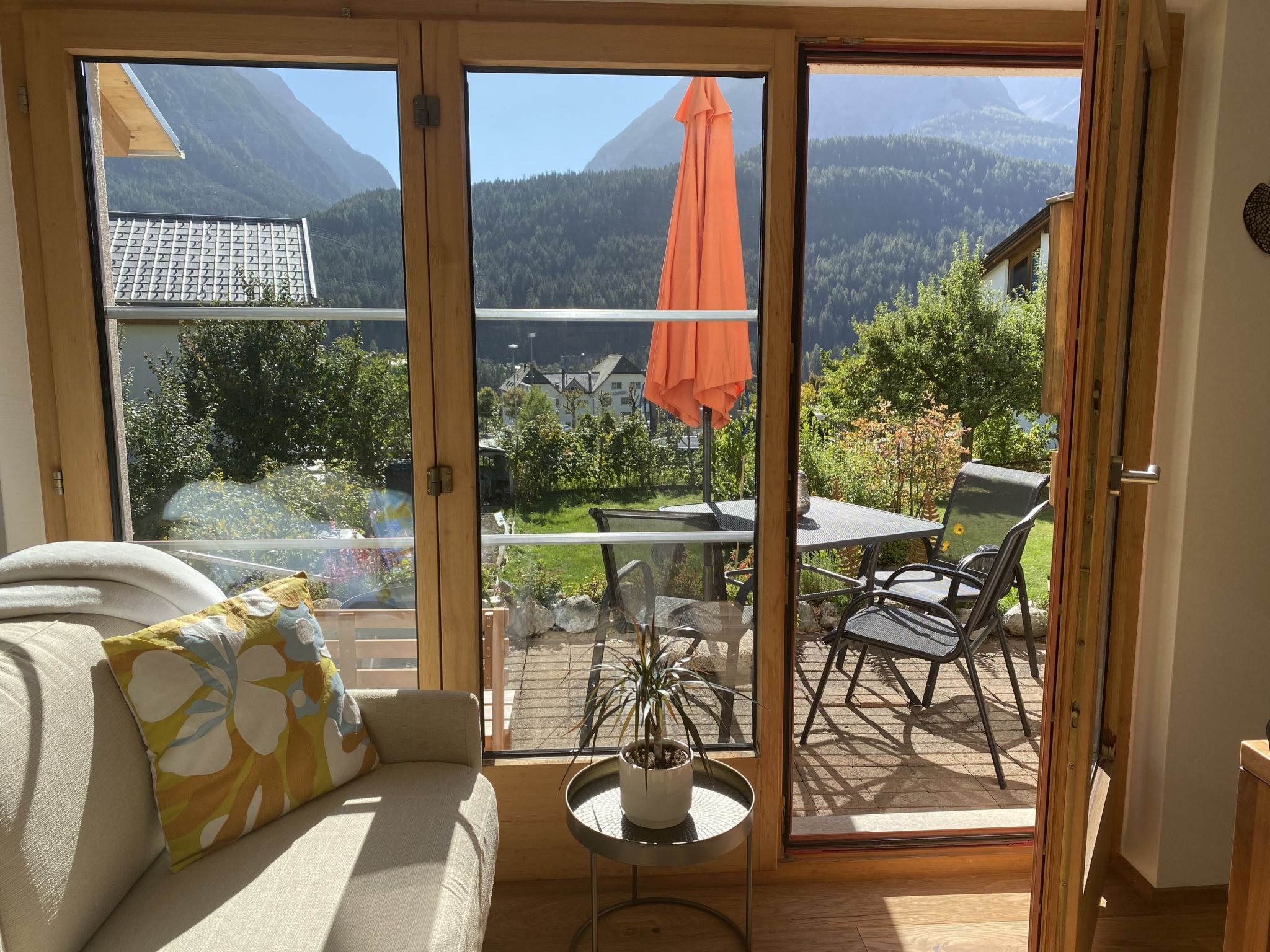 Ferienwohnungen Senda 495D, (Scuol) - Draußen