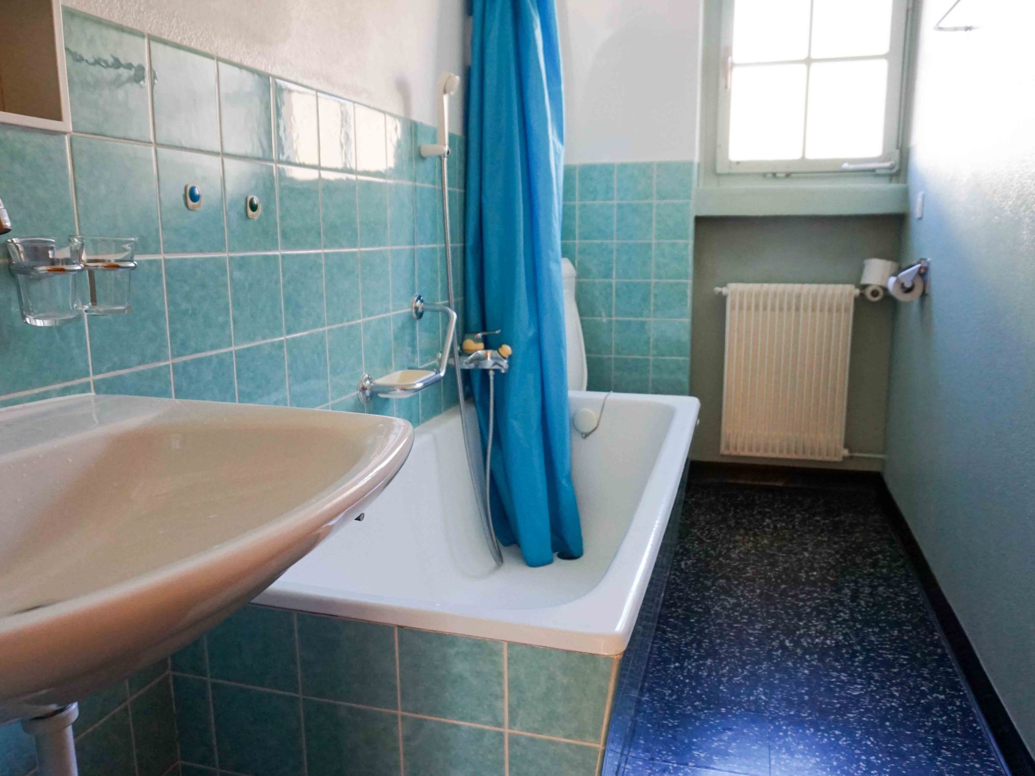 Appartement Ferienhaus Chasa Allegra, (Scuol) – Salle de bains, photo 14 sur 31