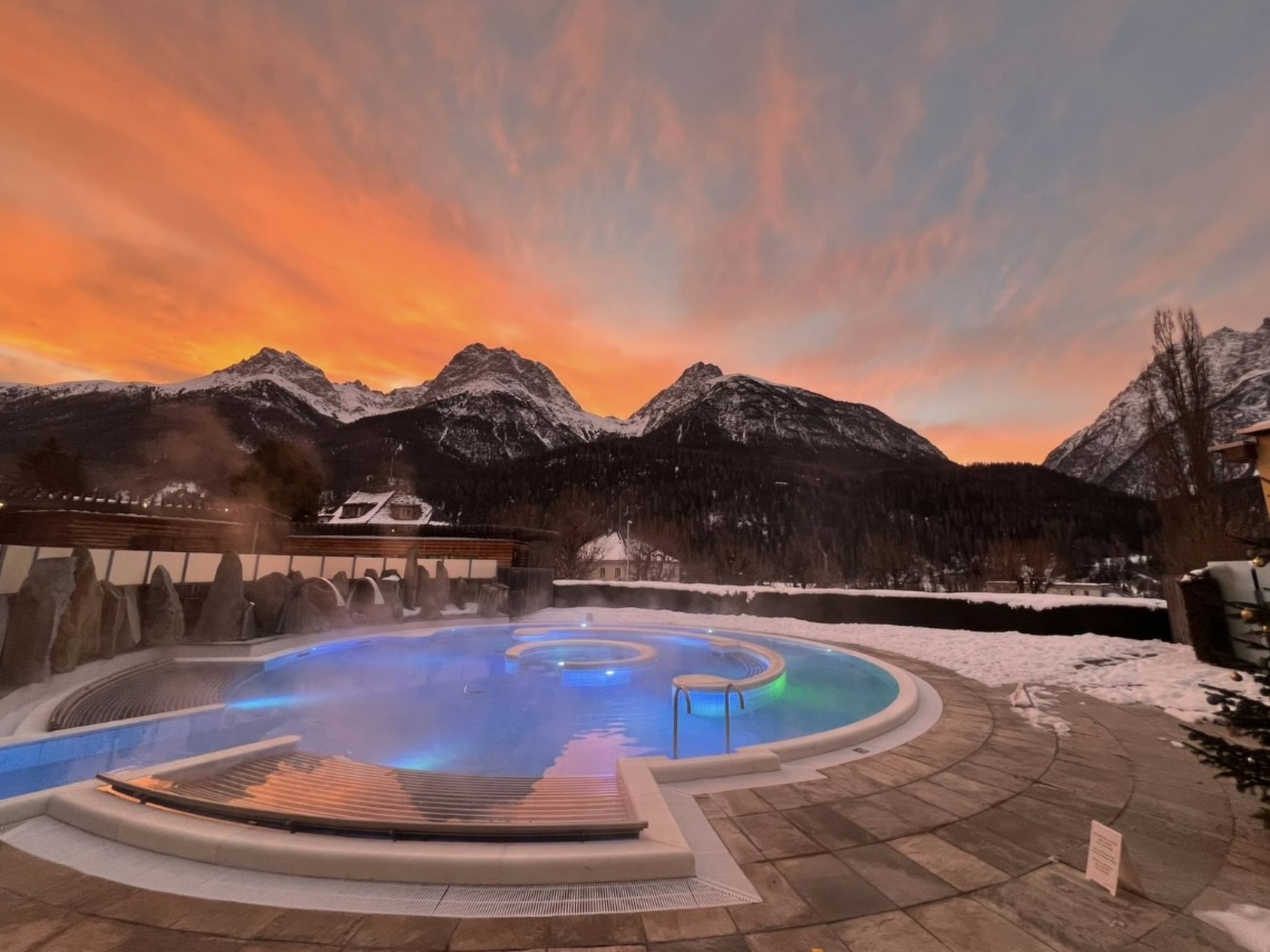Chasa Calcagnini, (Scuol) - Draußen