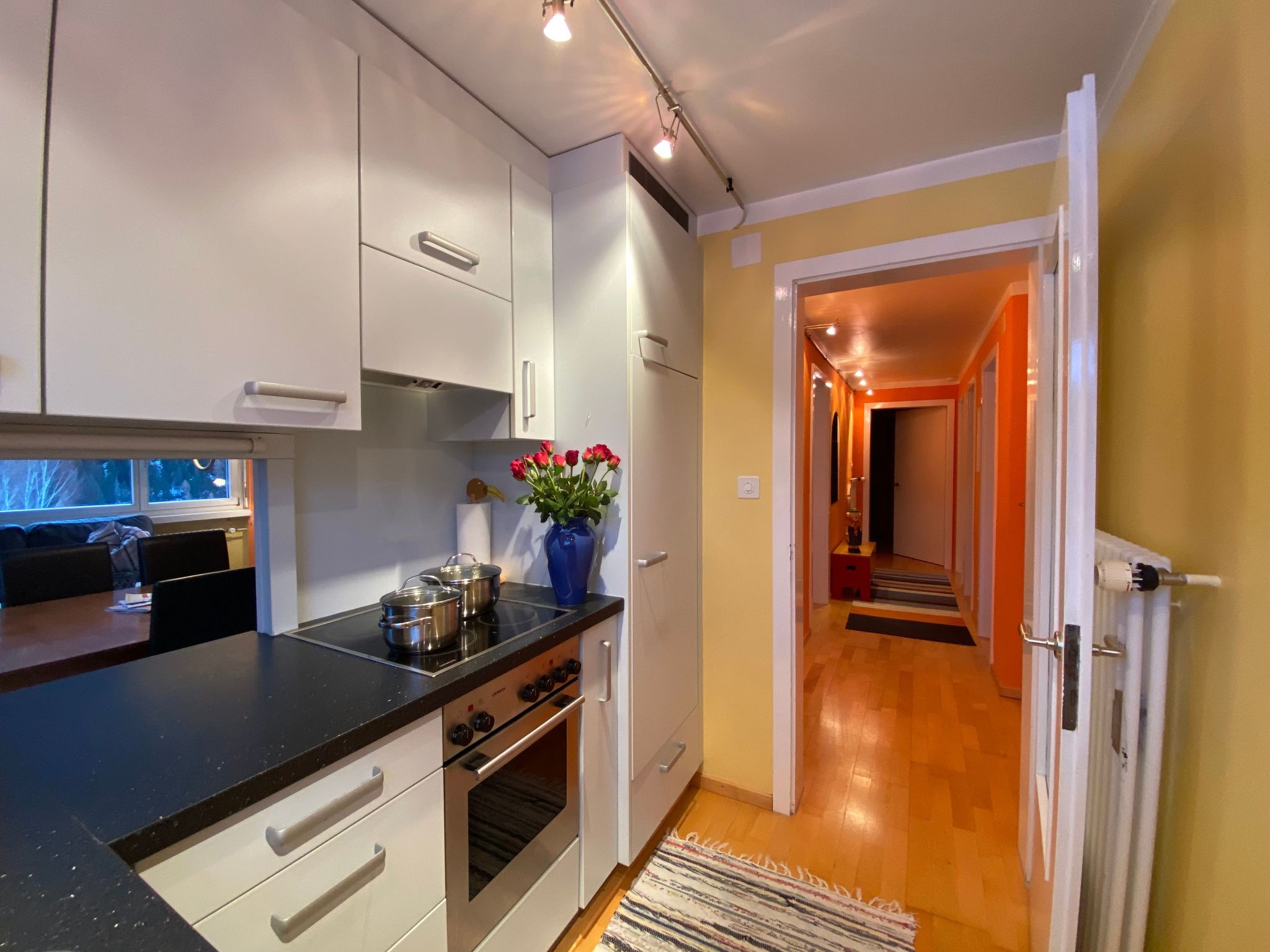 Appartement Sotchà 8c, (Scuol) – Cuisine et coin repas, photo 29 sur 42