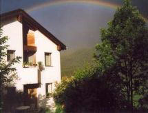 Knus bergappartement Chasa Ravagl in Scuol, direct aan de skipiste - thumbnail 1