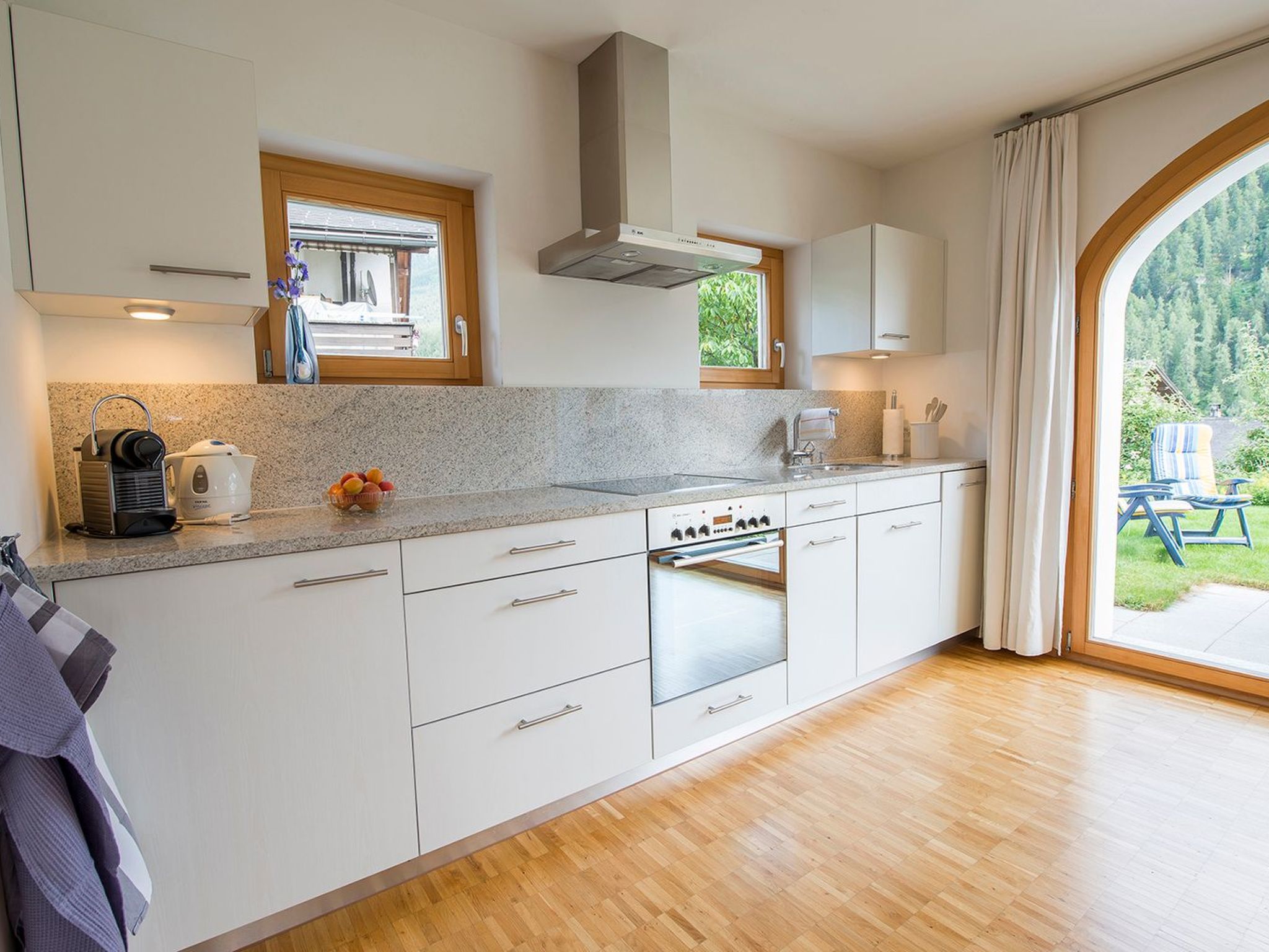 Appartement Haus Betschart, (Scuol) – Cuisine et coin repas, photo 15 sur 25