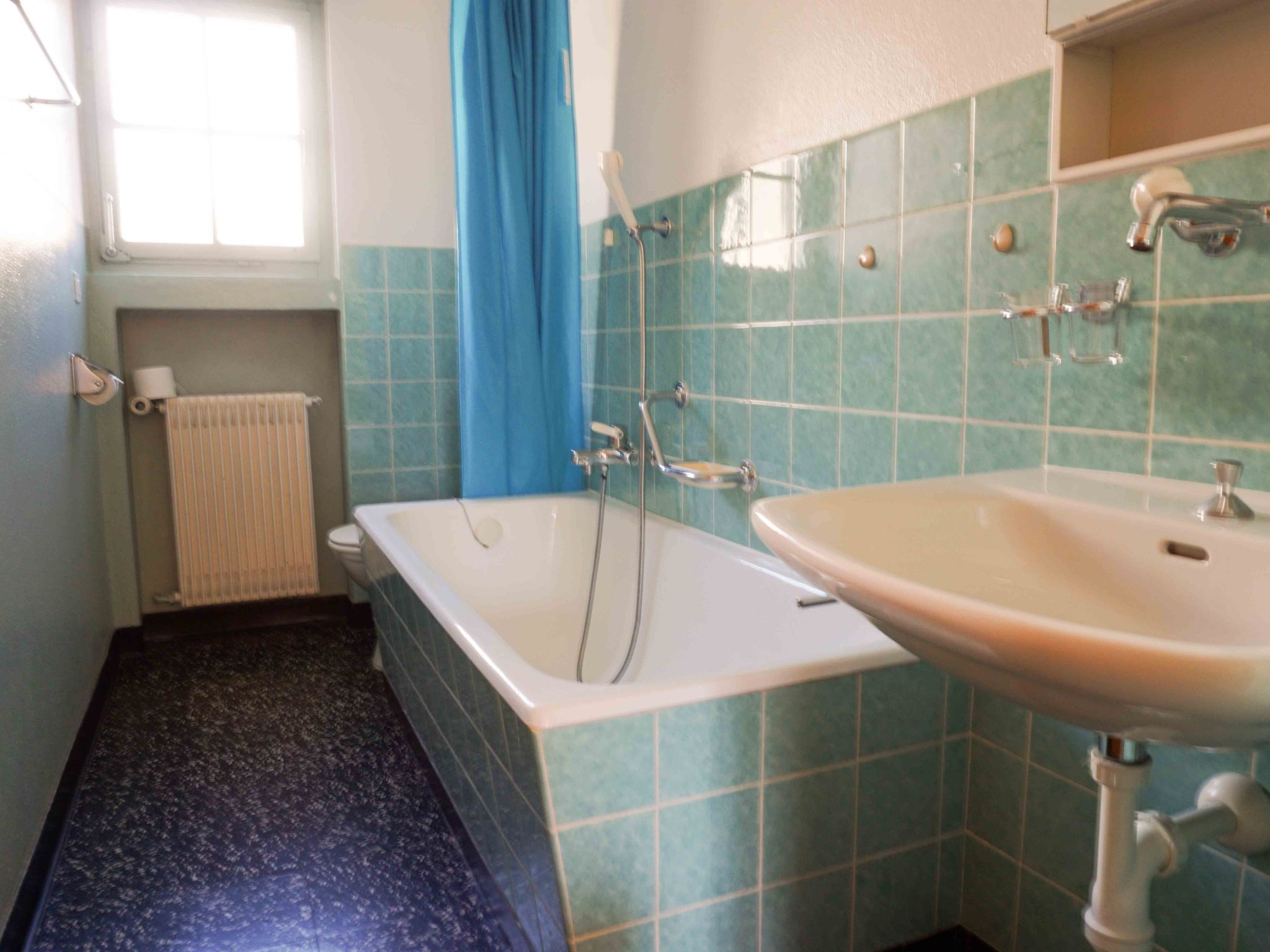Appartement Ferienhaus Chasa Allegra, (Scuol) – Salle de bains, photo 13 sur 32
