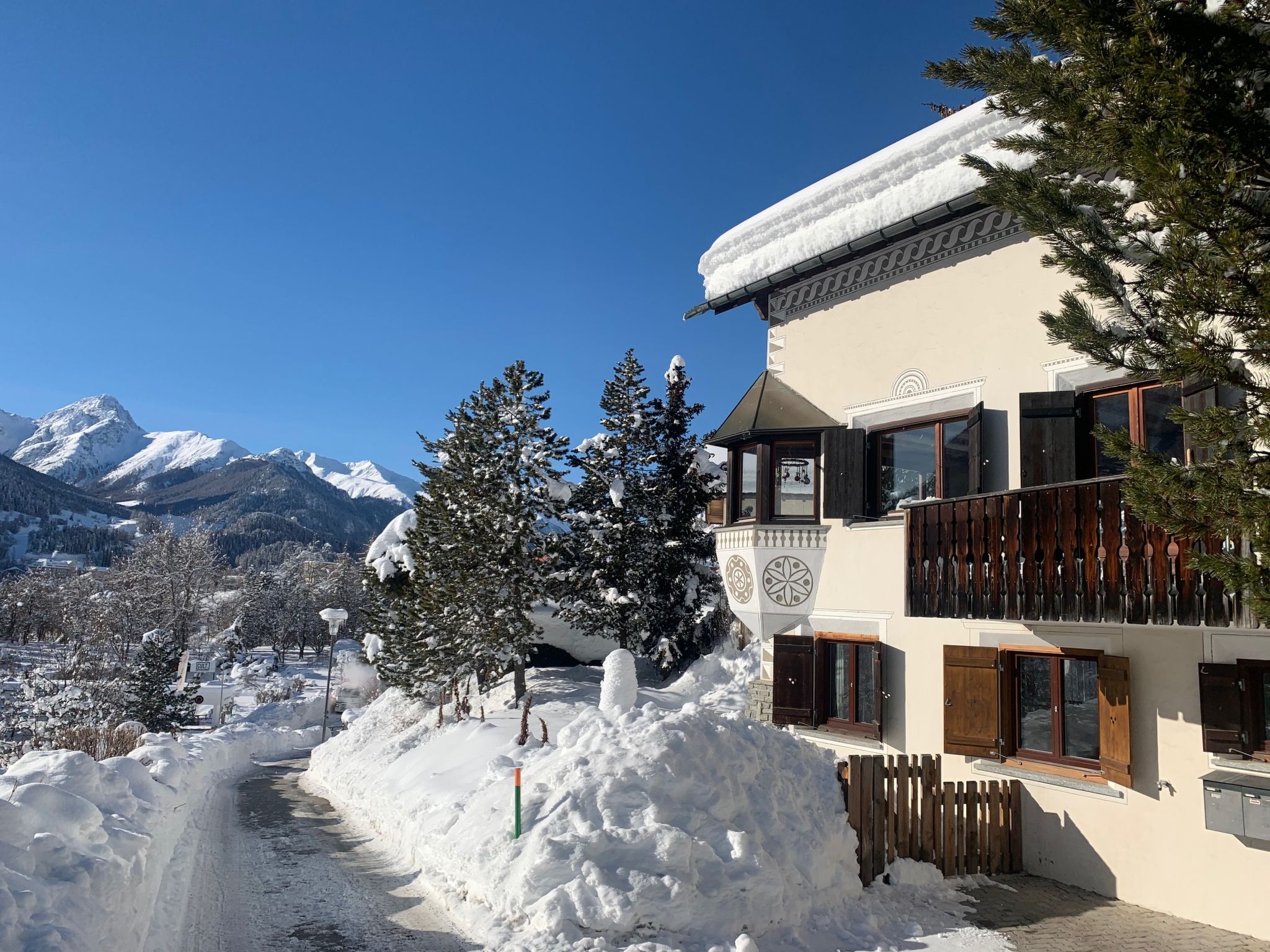 Chasa Tusa, (Scuol) - Draußen