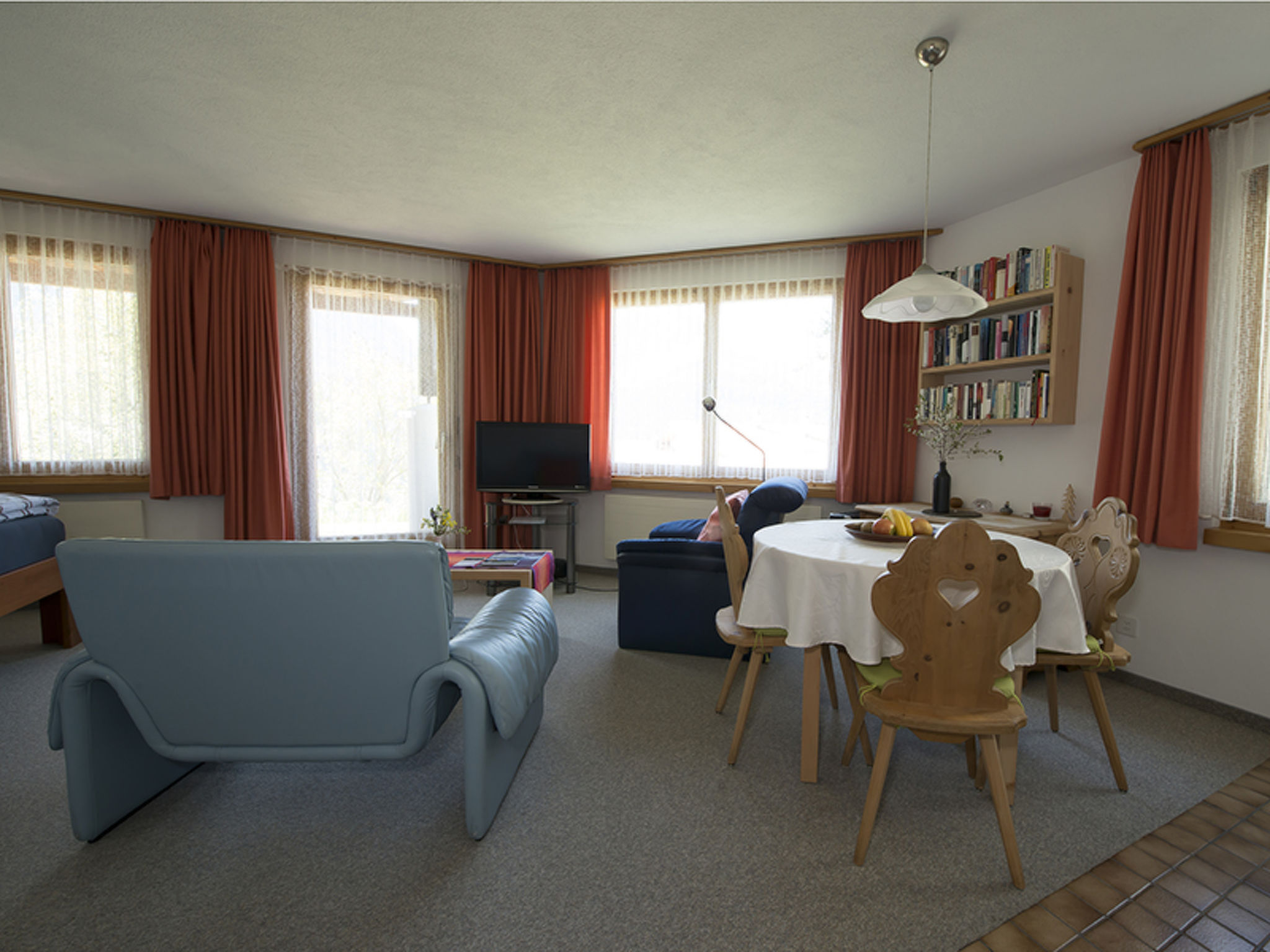 Chasa Bainvgnü, (Scuol) - Draußen