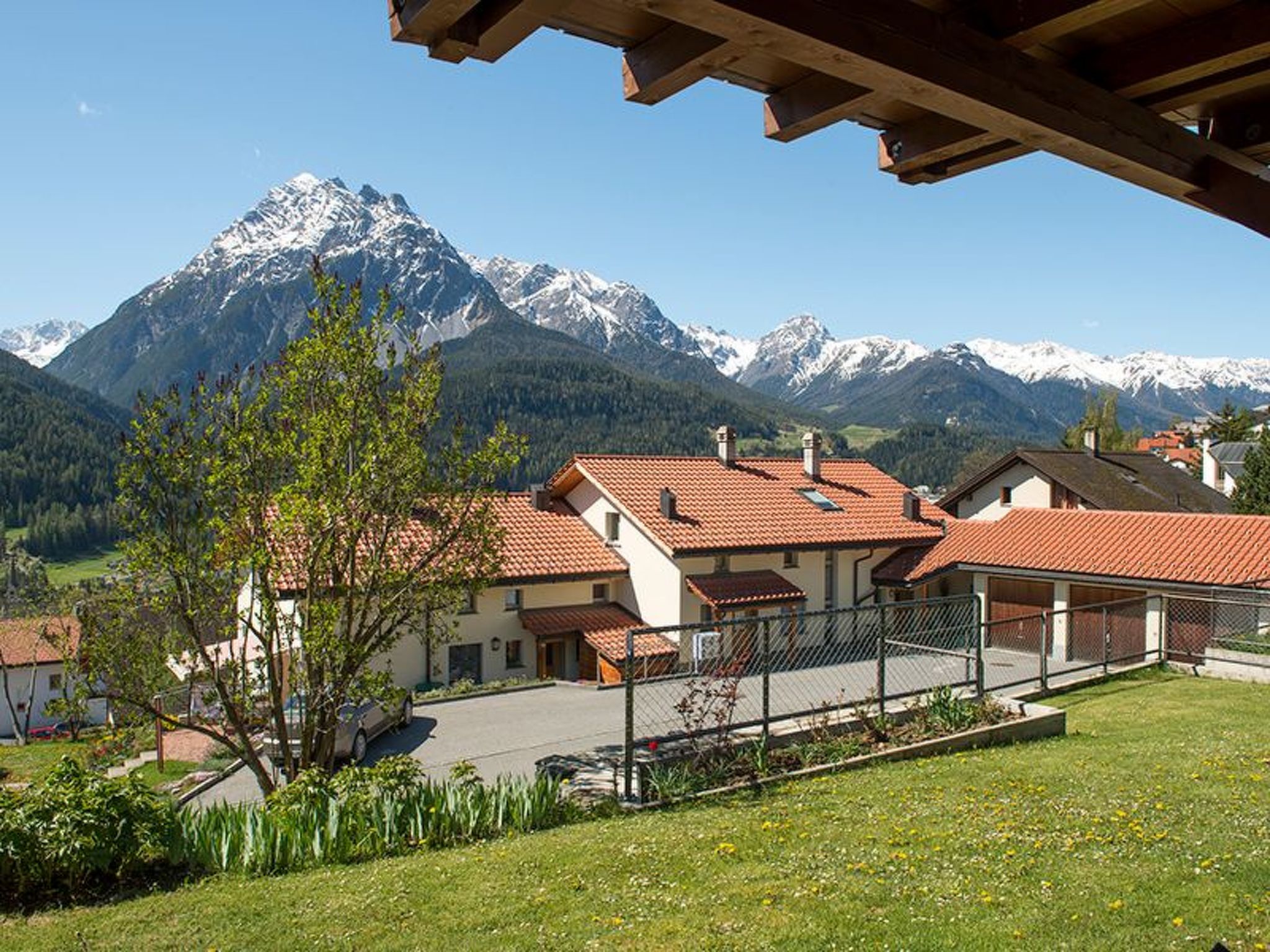 Chasa Bainvgnü, (Scuol)