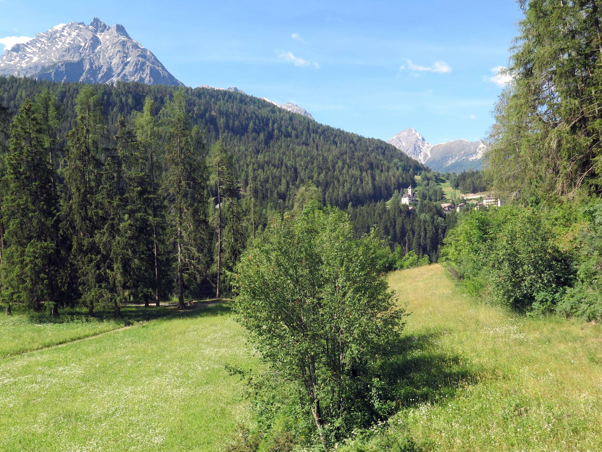 Brentsch Park, (Scuol). - Buiten