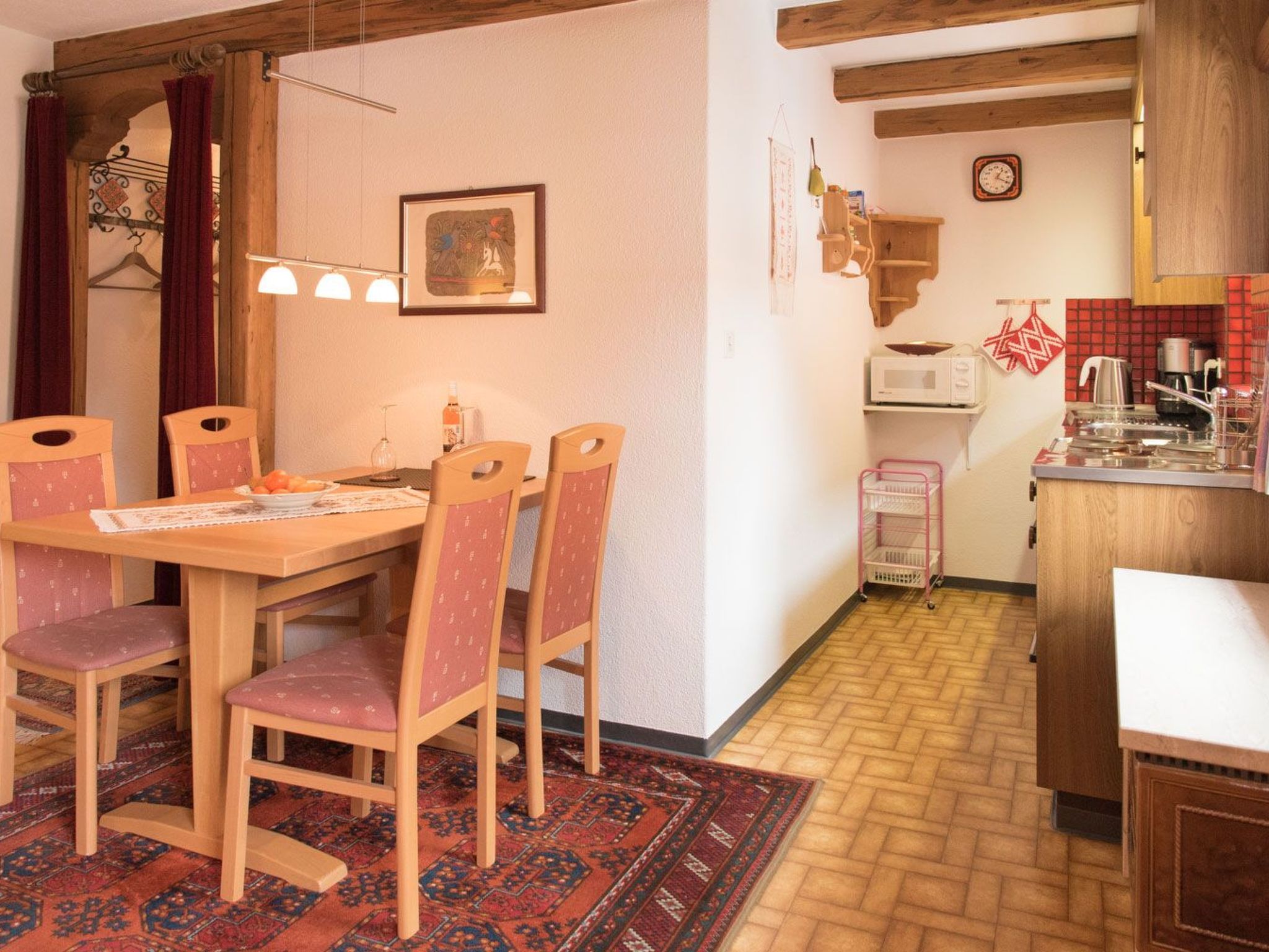 Appartement Ritzmann Funtanatscha, (Scuol) – Cuisine et coin repas, photo 9 sur 16