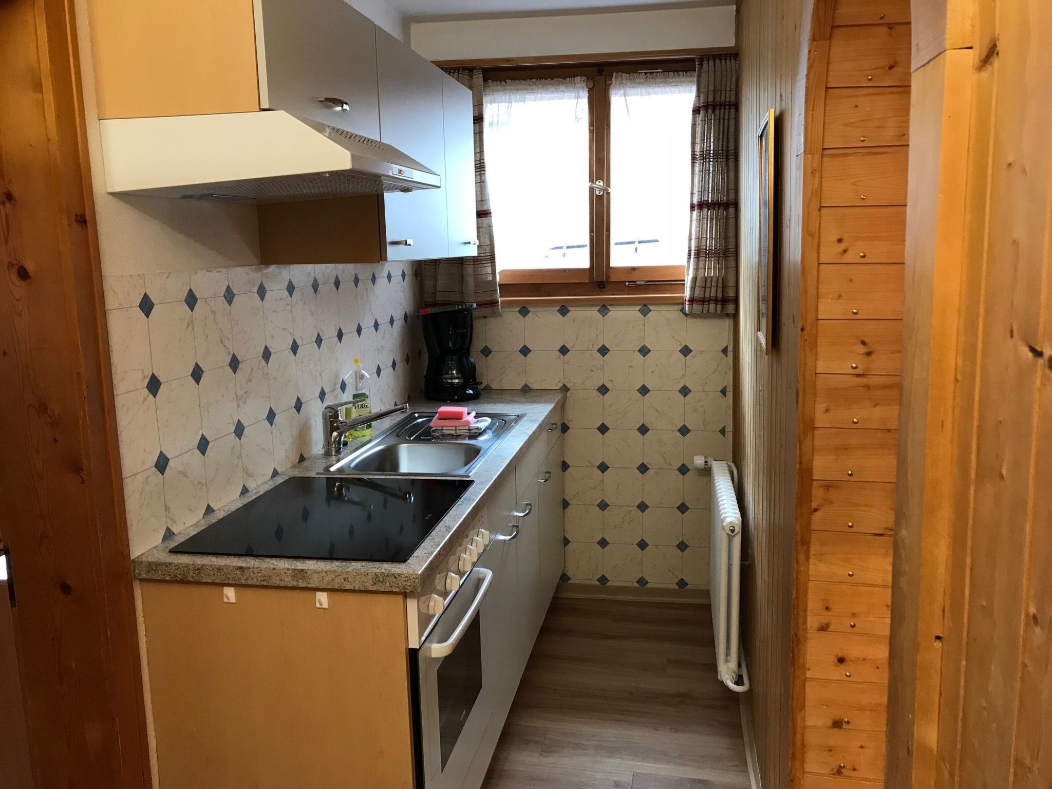 Appartement Ferienwohnungen Chasa Valär, (Scuol) – Cuisine et coin repas, photo 13 sur 17