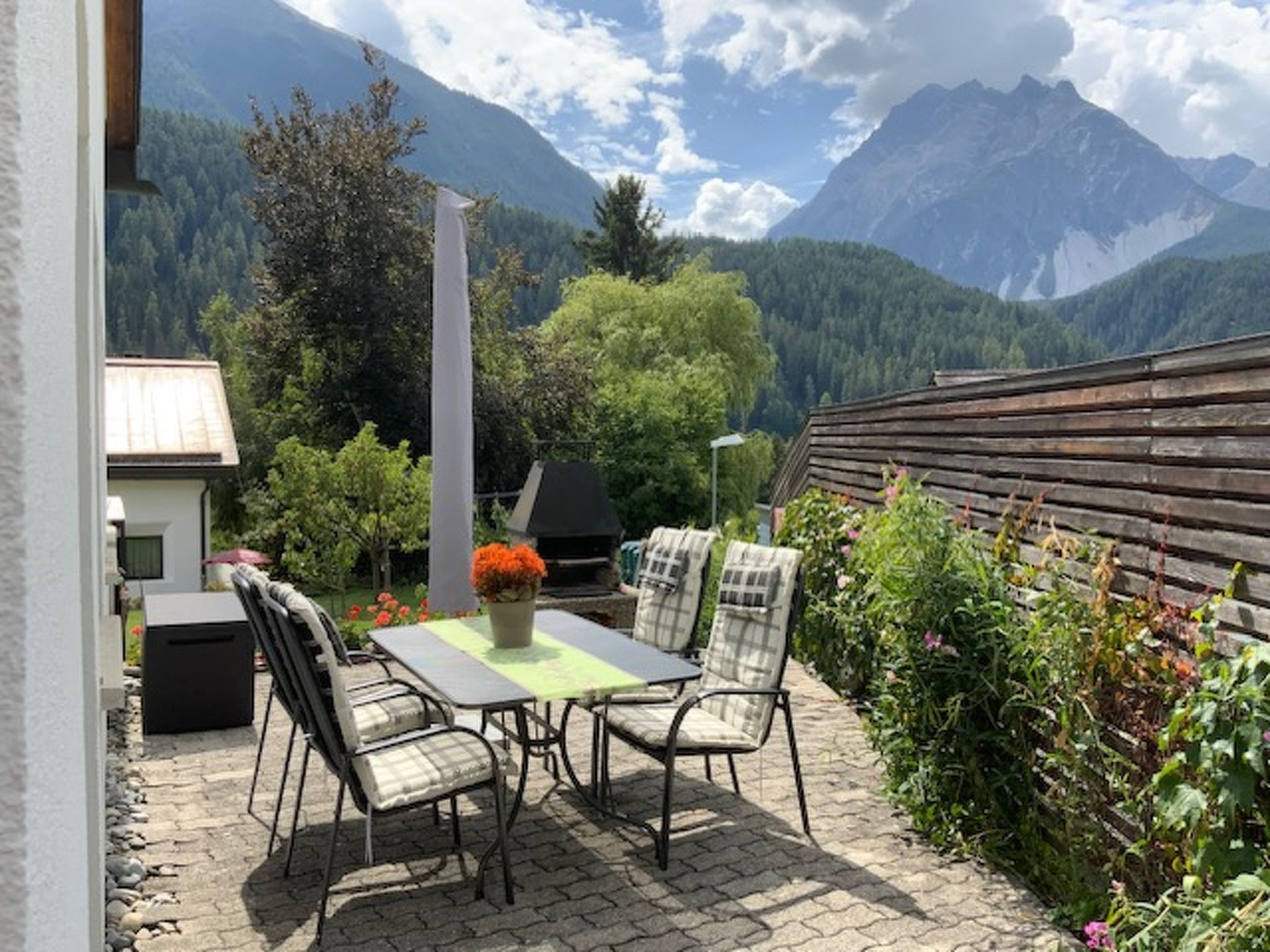 Schudel, (Scuol) - Buiten