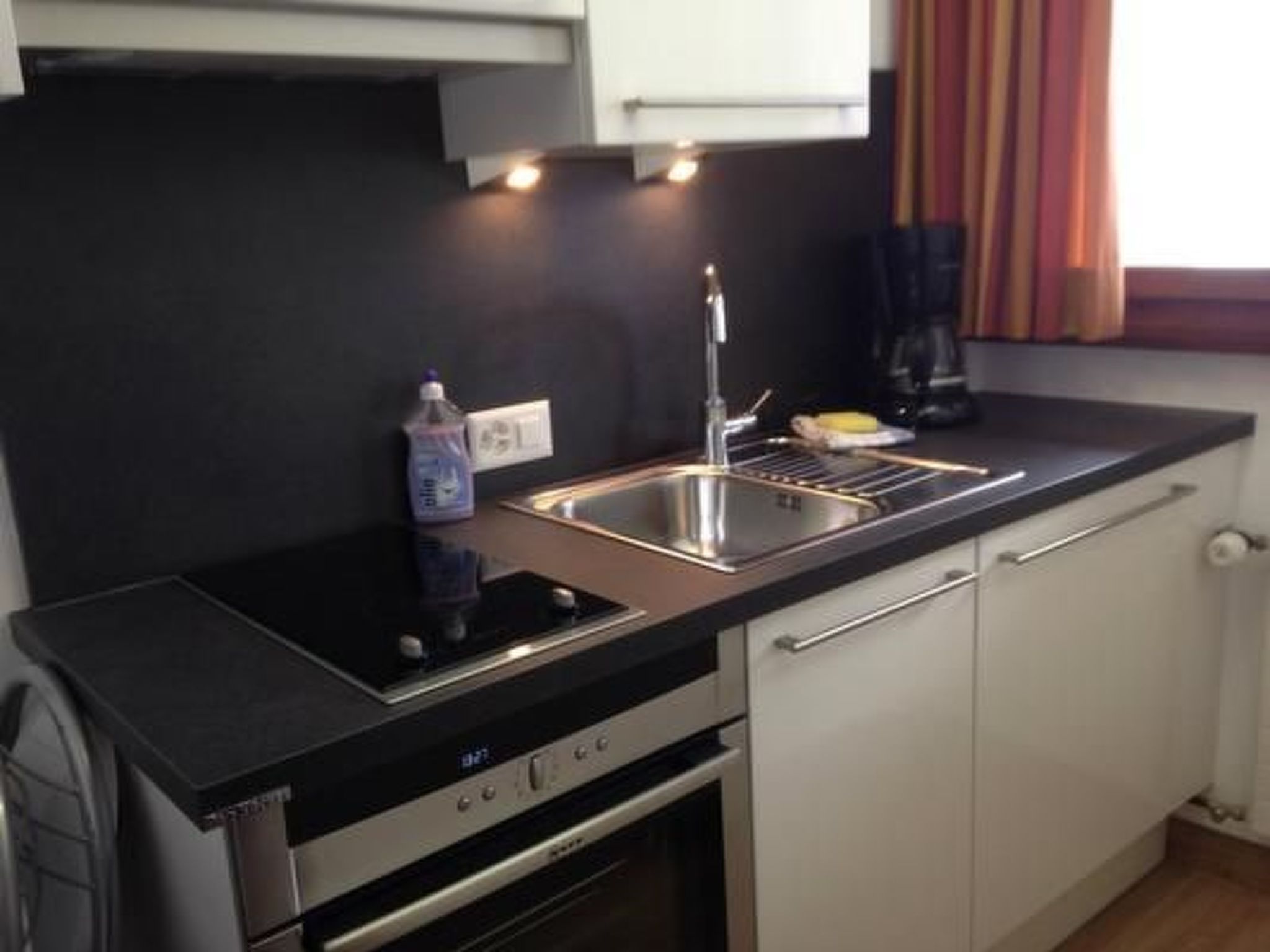 Appartement Ferienwohnungen Chasa Valär, (Scuol) – Cuisine et coin repas, photo 12 sur 17