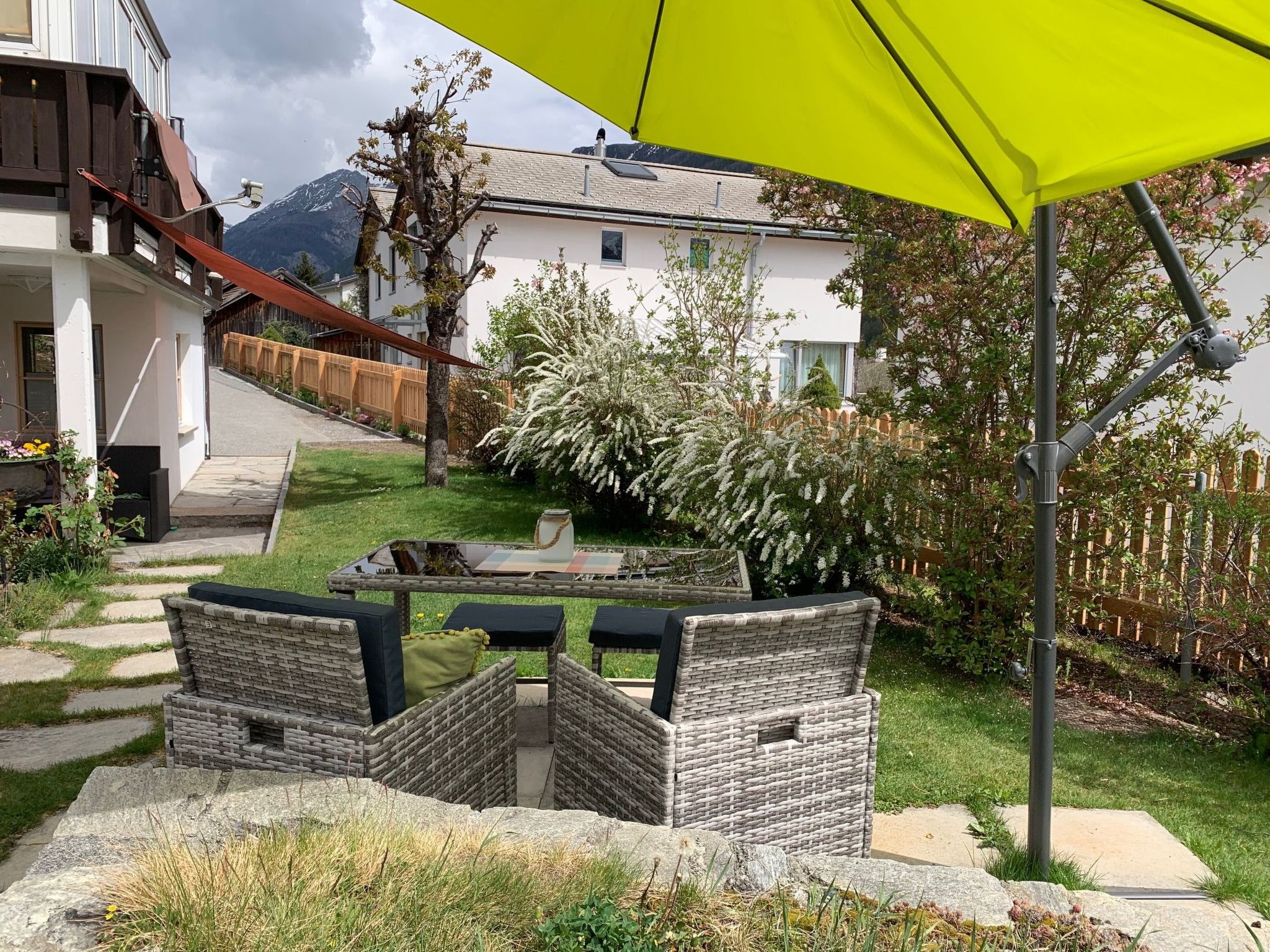 Appartement Chasa Bazzi, (Scuol) – Terrasse, photo 2 sur 49