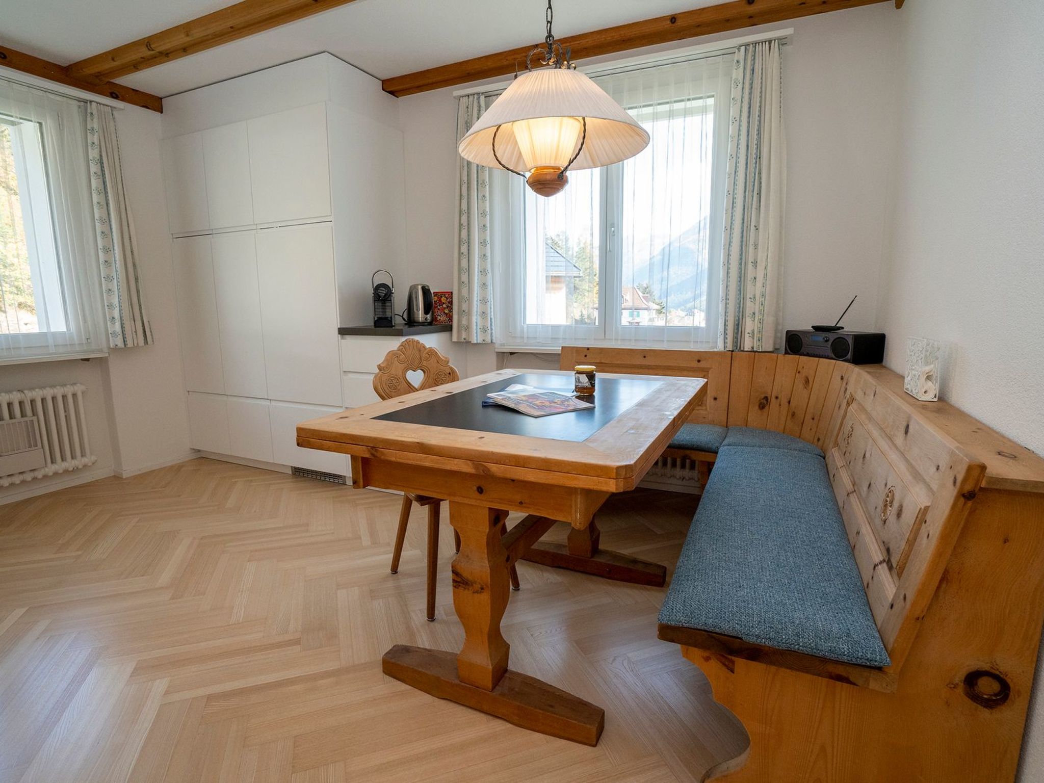 Appartement FURTÜNADA, (Scuol) – Cuisine et coin repas, photo 10 sur 21