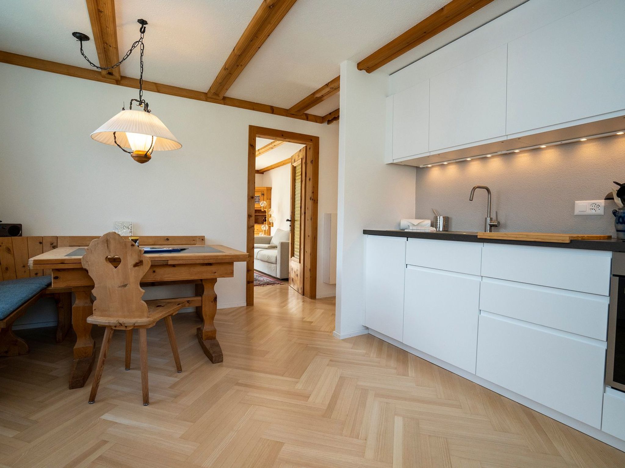 Appartement FURTÜNADA, (Scuol) – Cuisine et coin repas, photo 11 sur 21