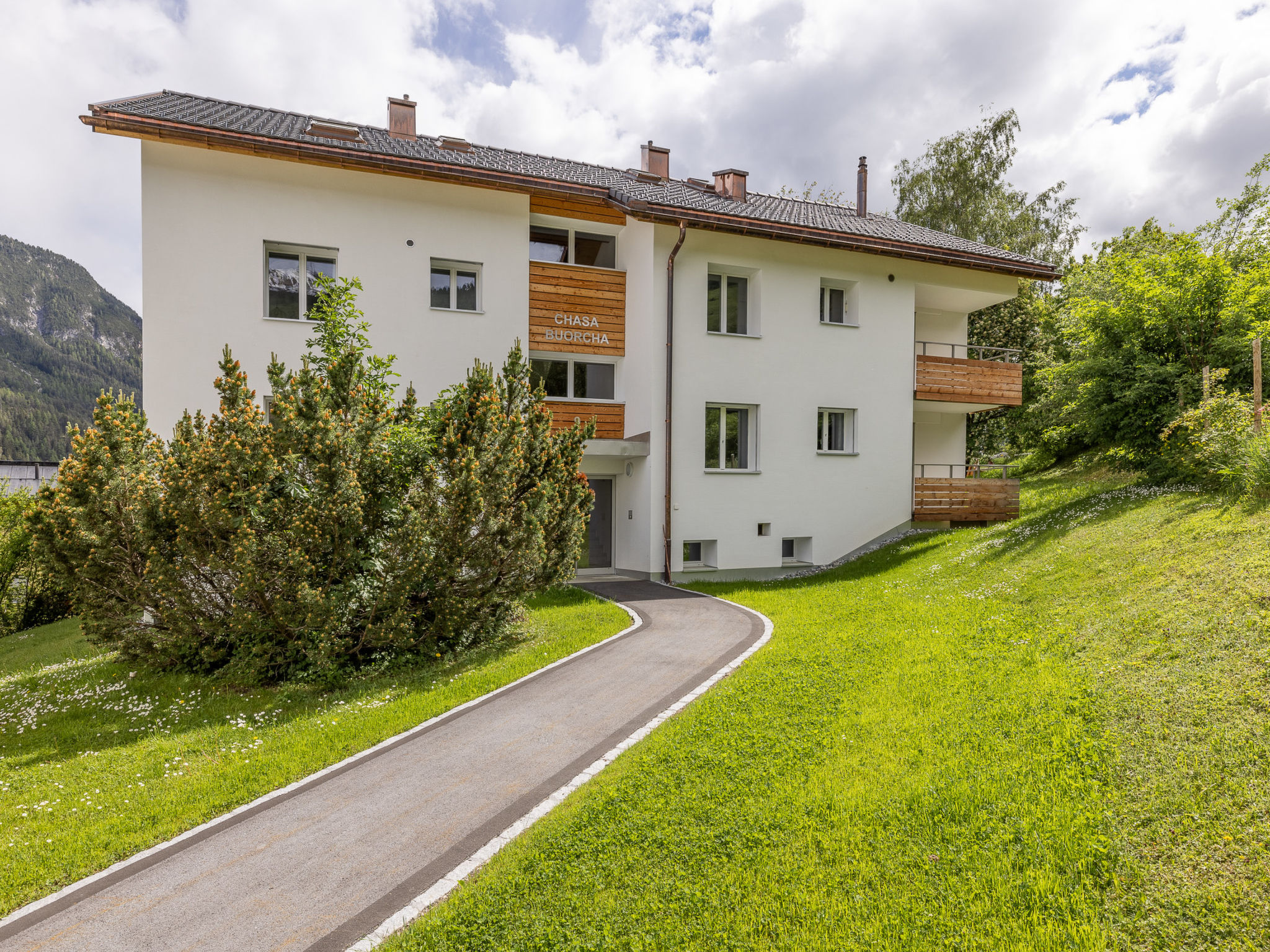 WÜEST, (Scuol) - Buiten