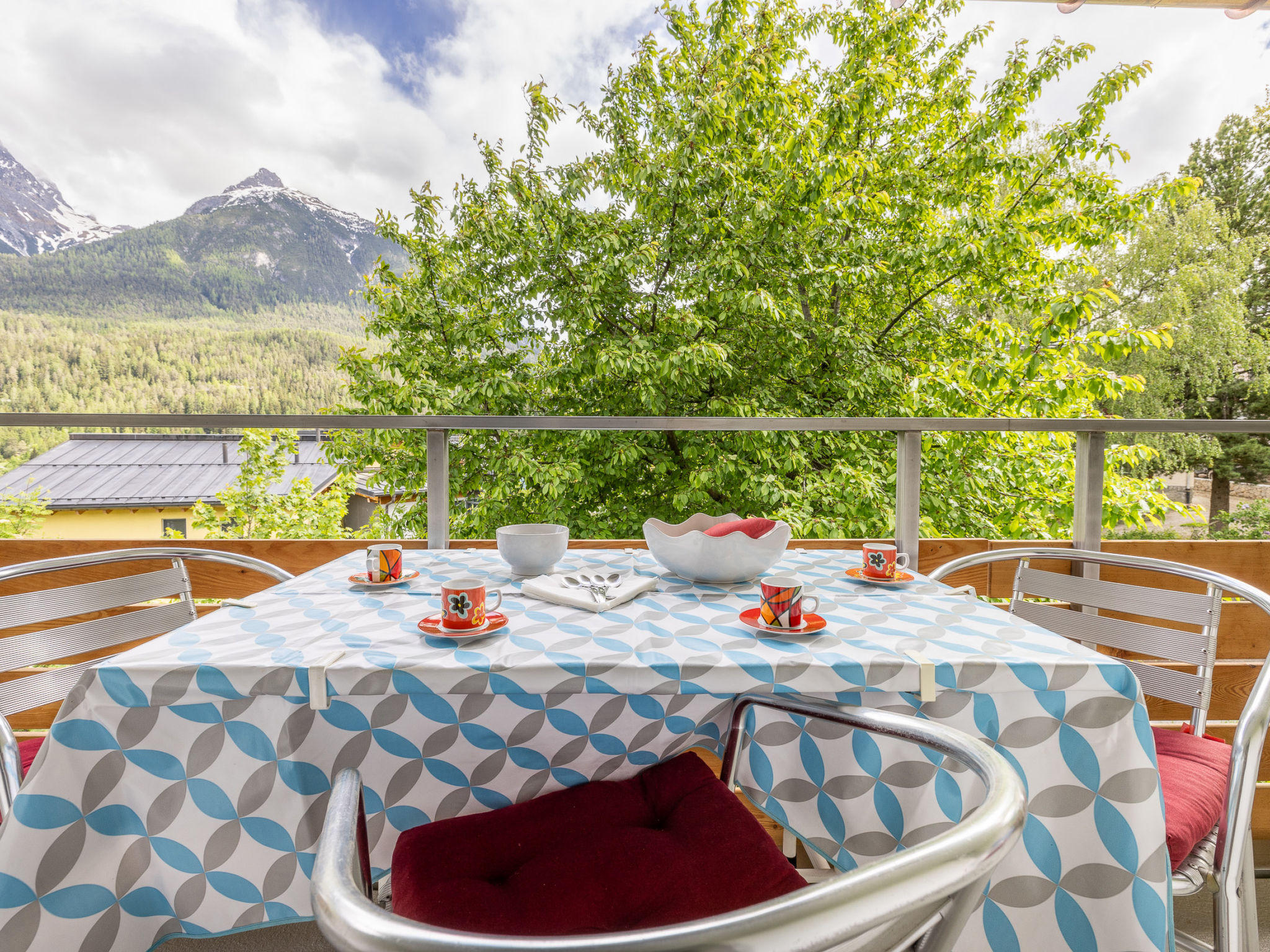 WÜEST, (Scuol) - Buiten