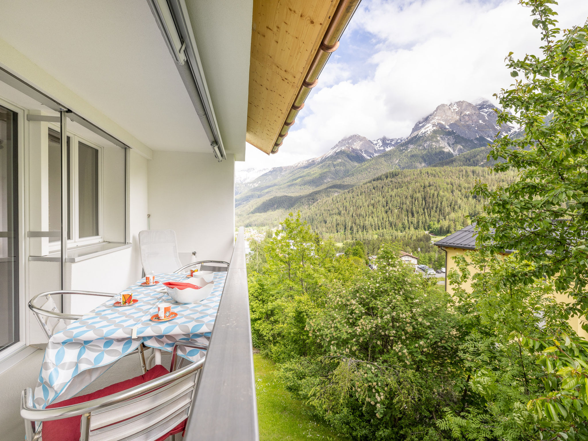 WÜEST, (Scuol) - Buiten