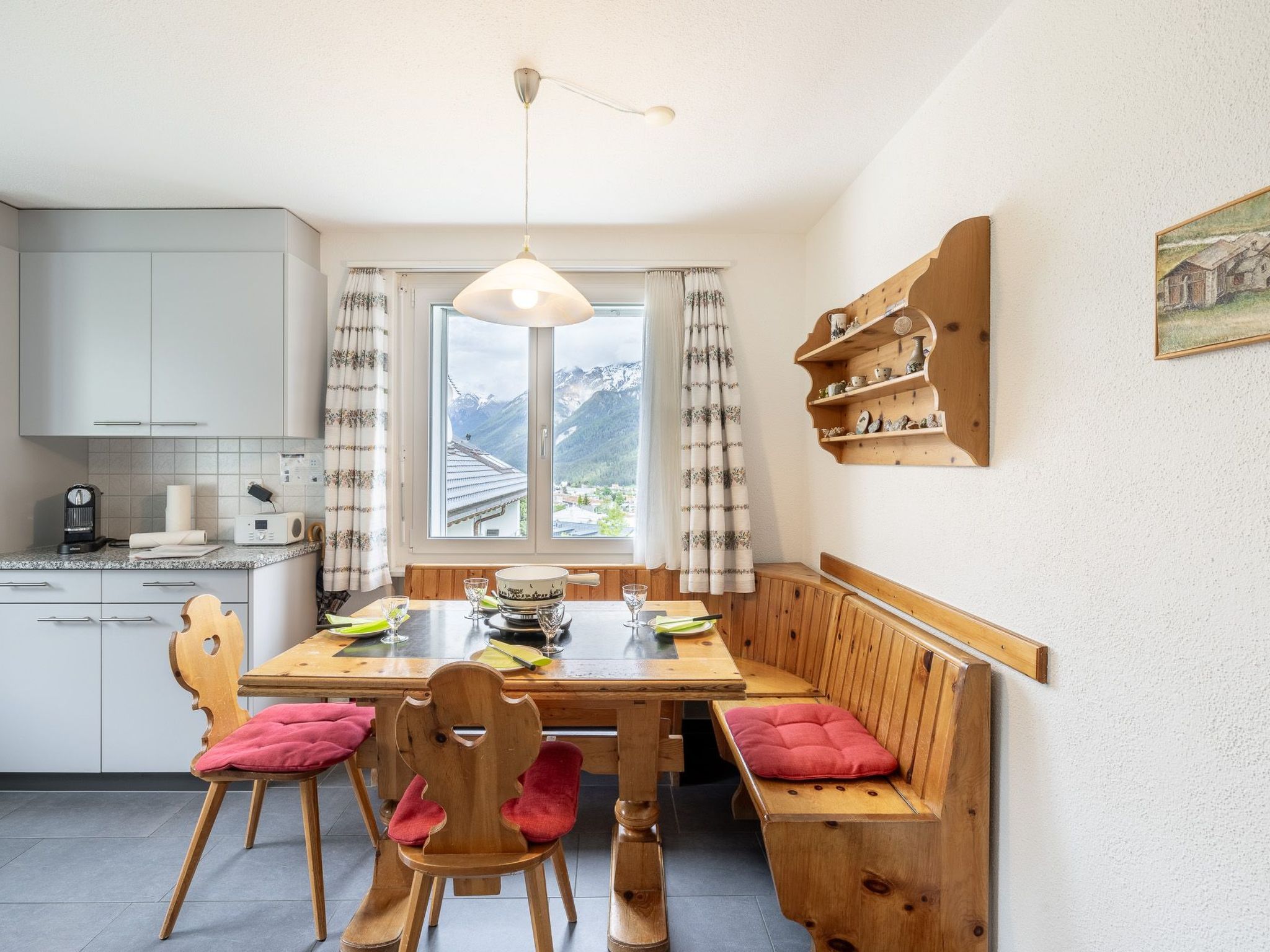 Appartement WÜEST, (Scuol) – Cuisine et coin repas, photo 21 sur 24