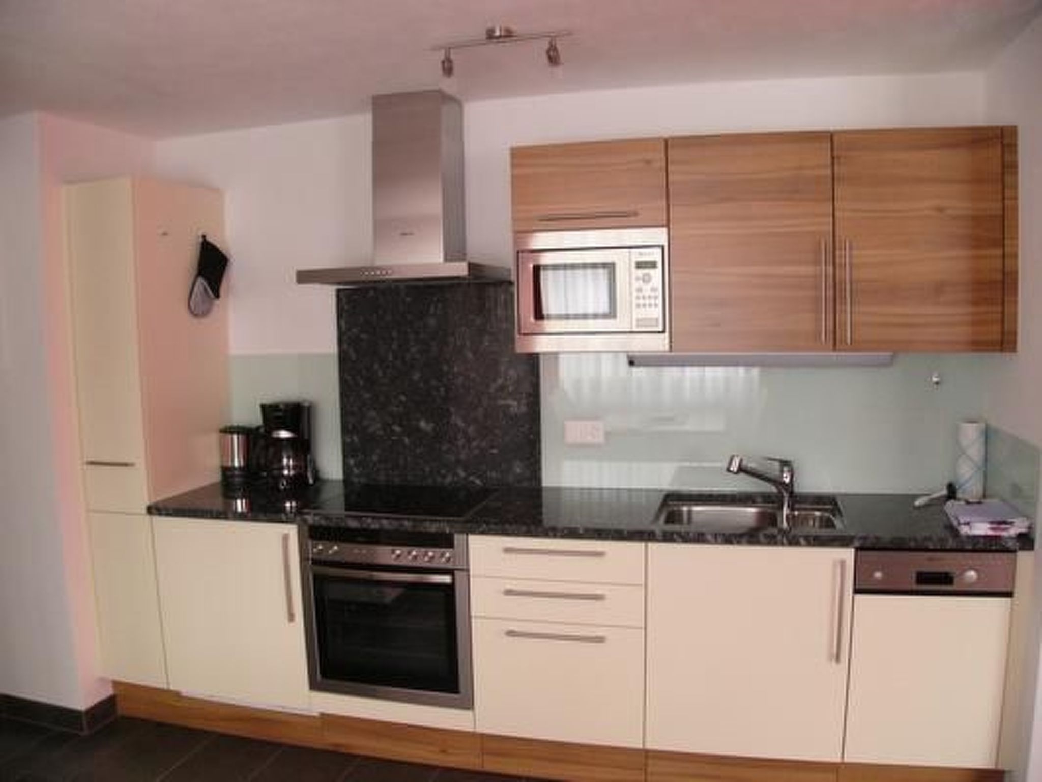 Appartement Chasa Percosta, (Scuol) – Cuisine et coin repas, photo 15 sur 19