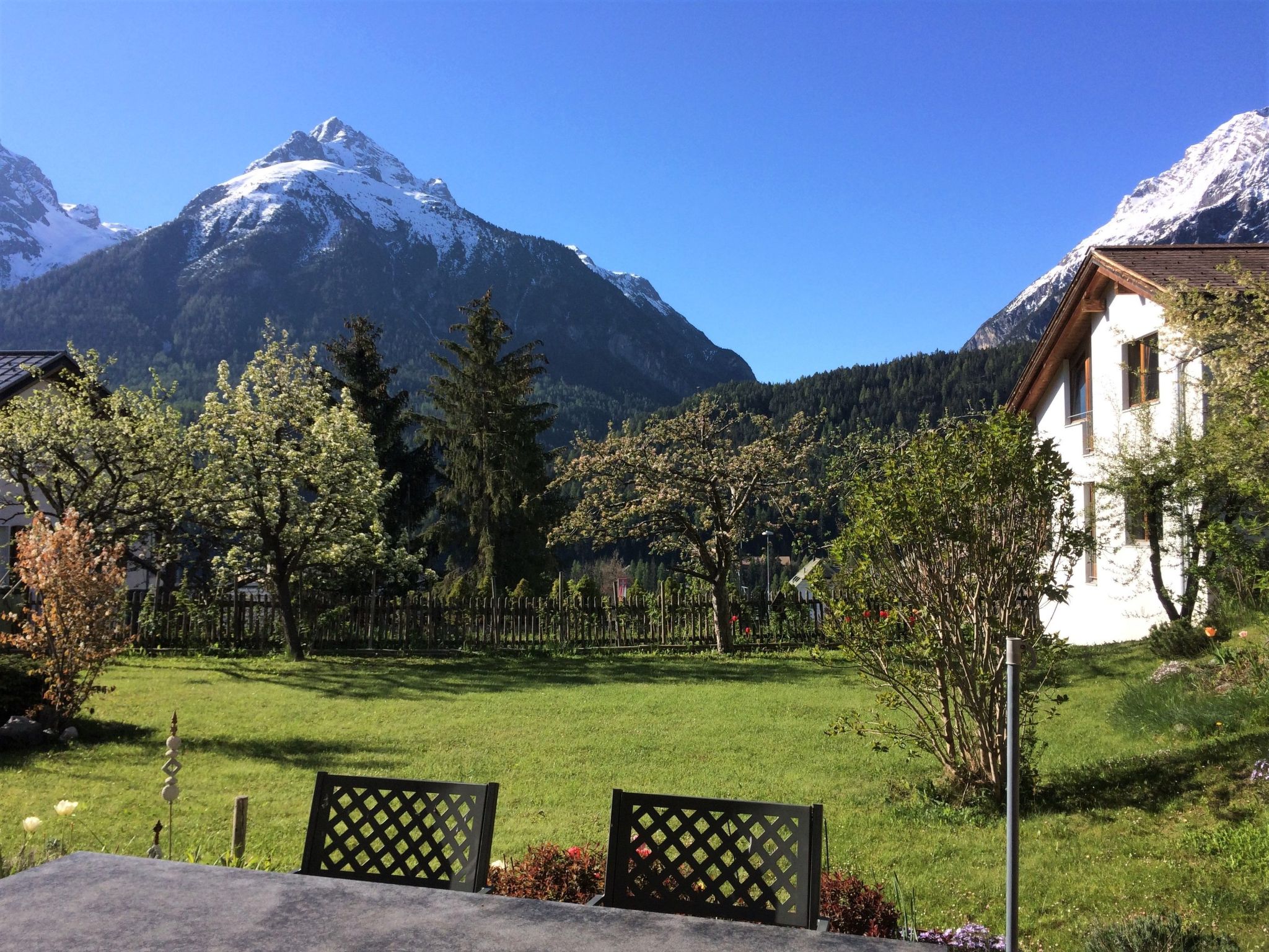 Ferienwohnungen Senda 495D, (Scuol) - Buiten
