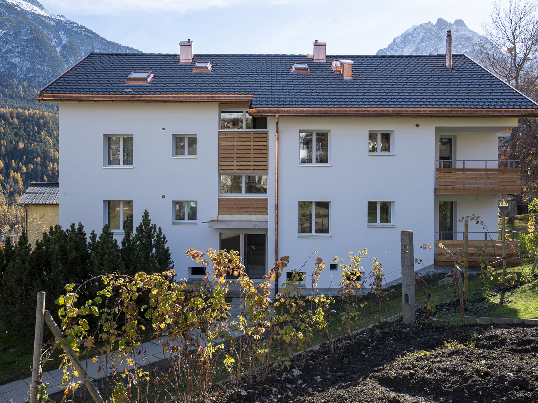 LANIUS, (Scuol) - Buiten