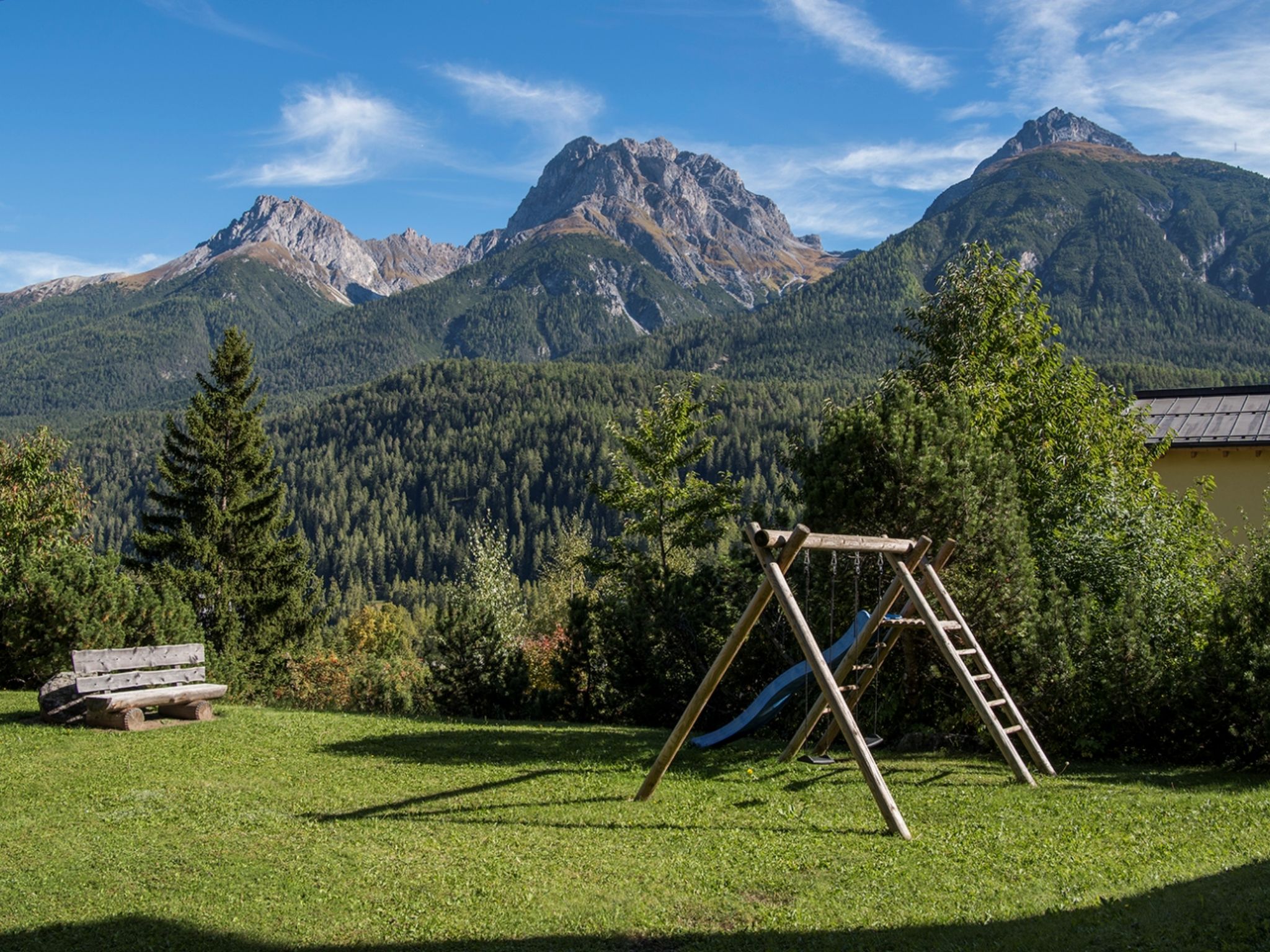 LANIUS, (Scuol) - Buiten
