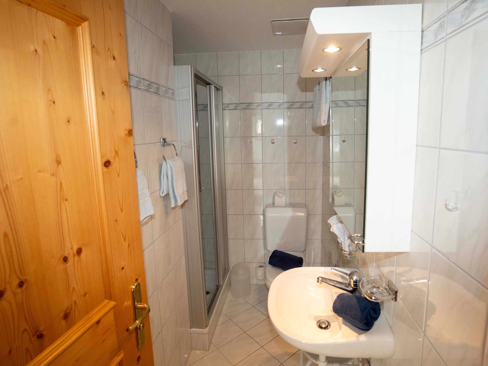 Appartement ENZ, (Scuol) – Salle de bains, photo 9 sur 25