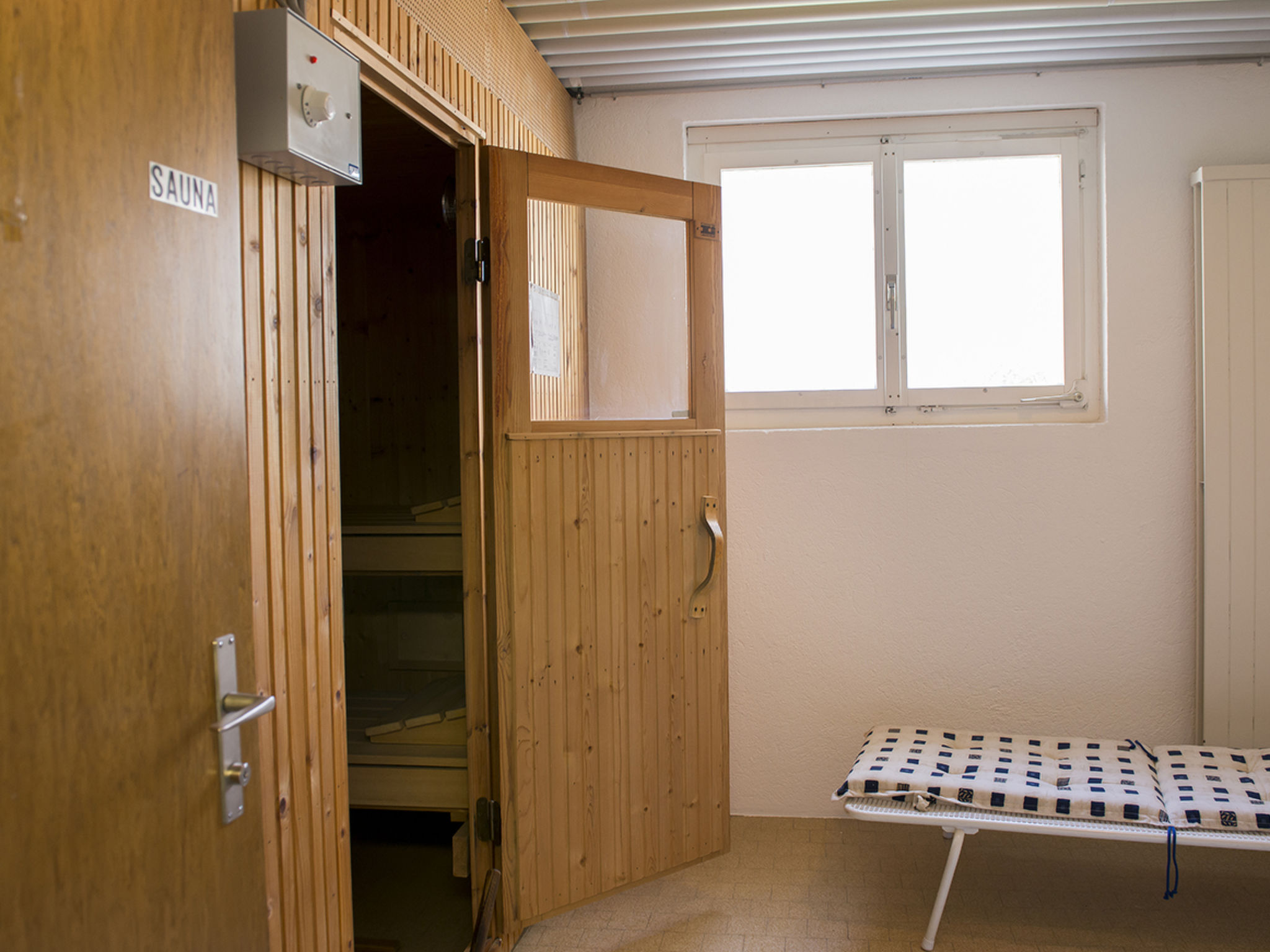 Feriensiedlung Trü 23, (Scuol) - Drinnen