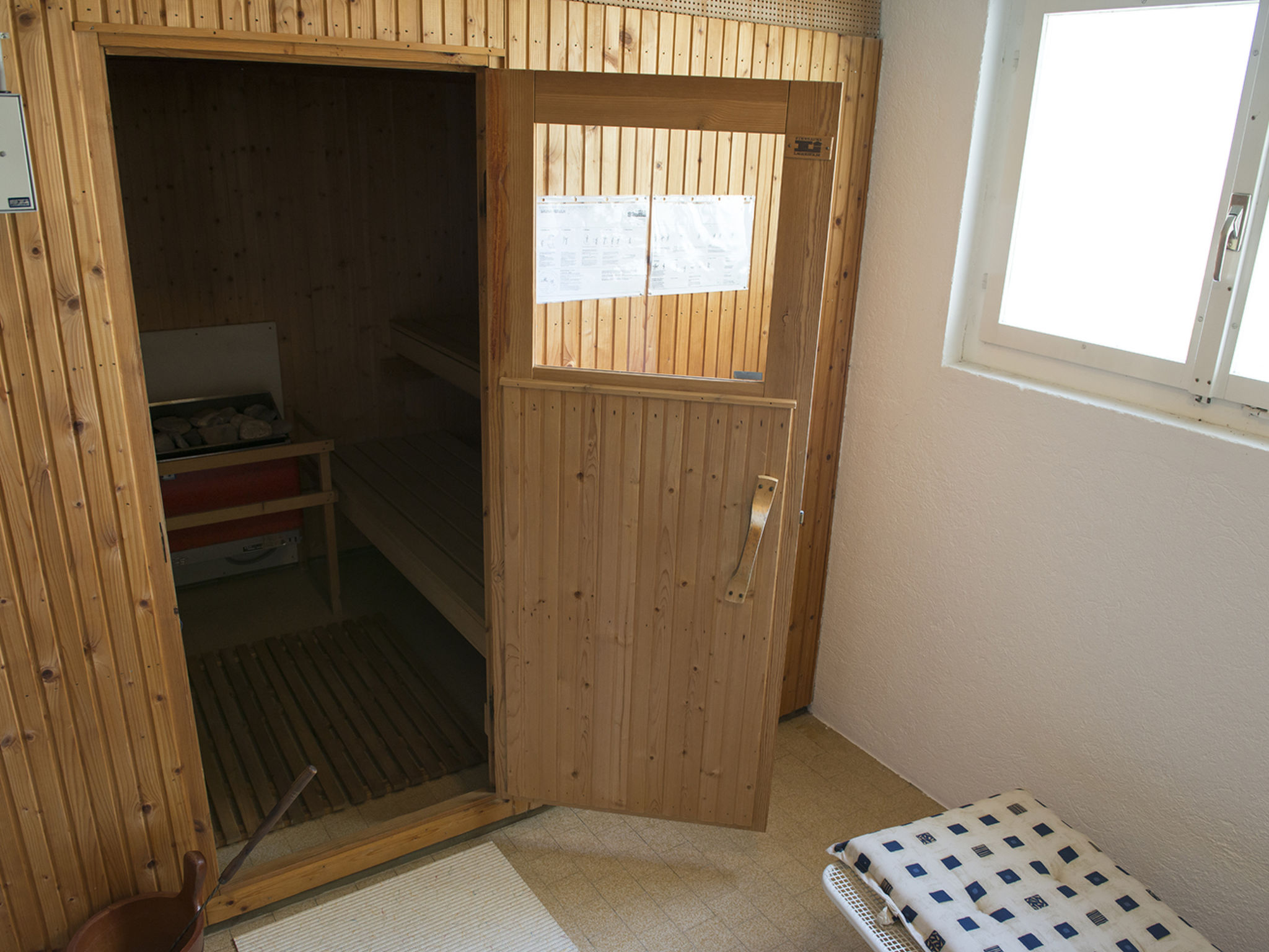 Feriensiedlung Trü 23, (Scuol) - Drinnen