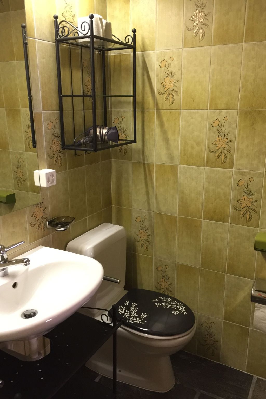 Appartement Mugliner 117A, (Ftan) – Salle de bains, photo 15 sur 19