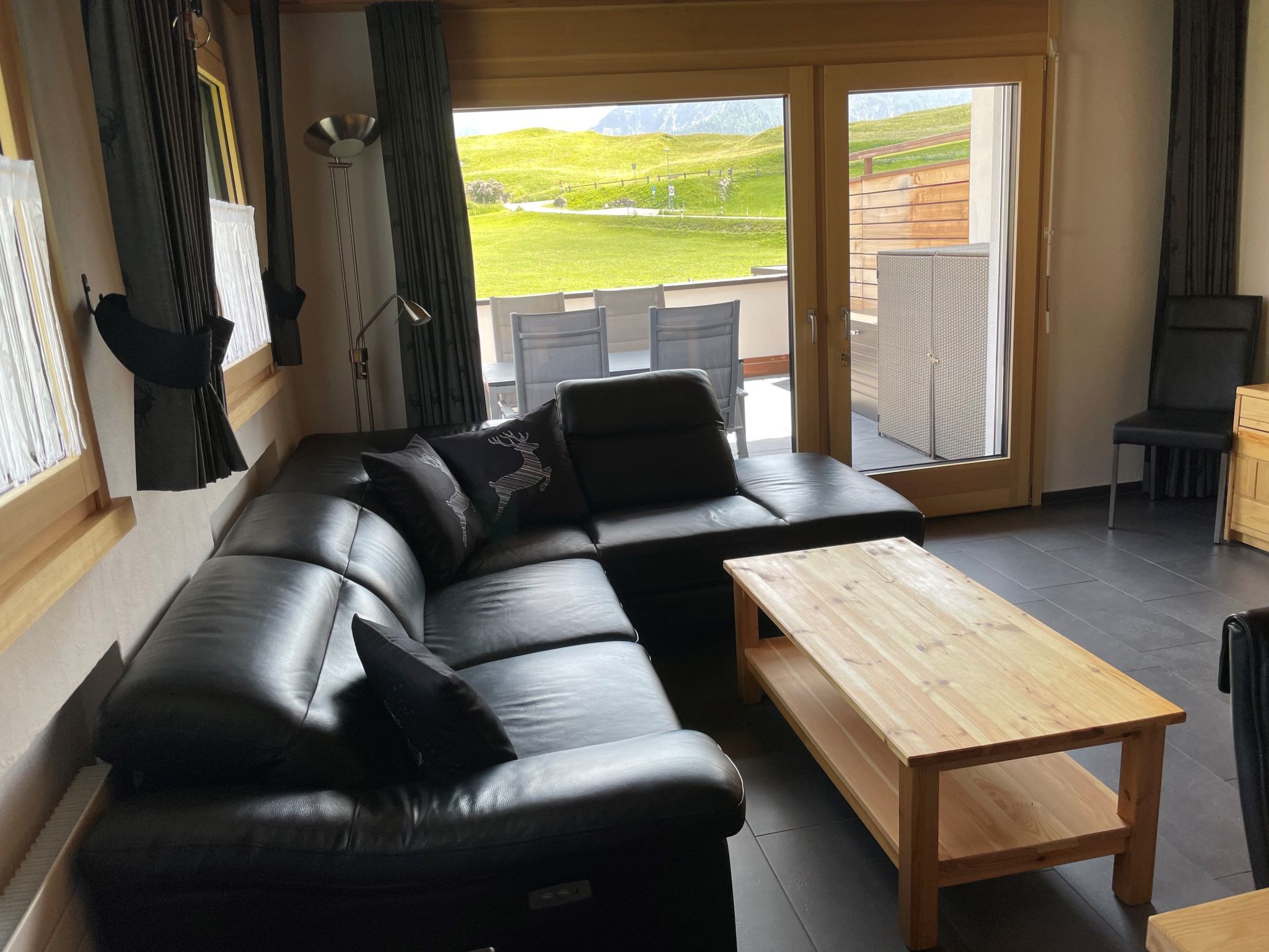 Appartement Chasa Cumulus/HP Ferienwohnung Sainas 139 A, (Ftan) – Séjour, photo 11 sur 37