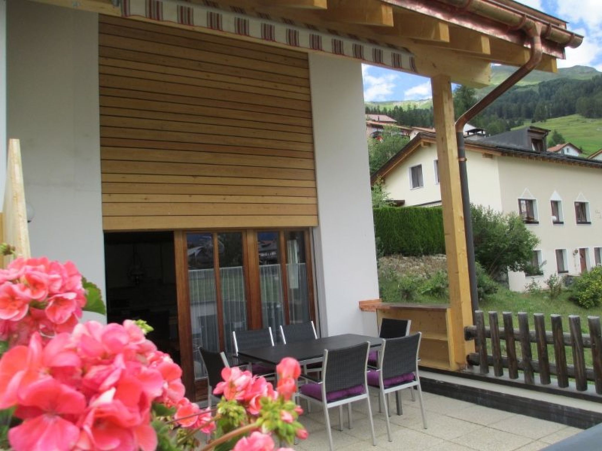 Appartement Chasa Cumulus/HP Ferienwohnung Sainas 139 A, (Ftan) – Terrasse, photo 8 sur 37