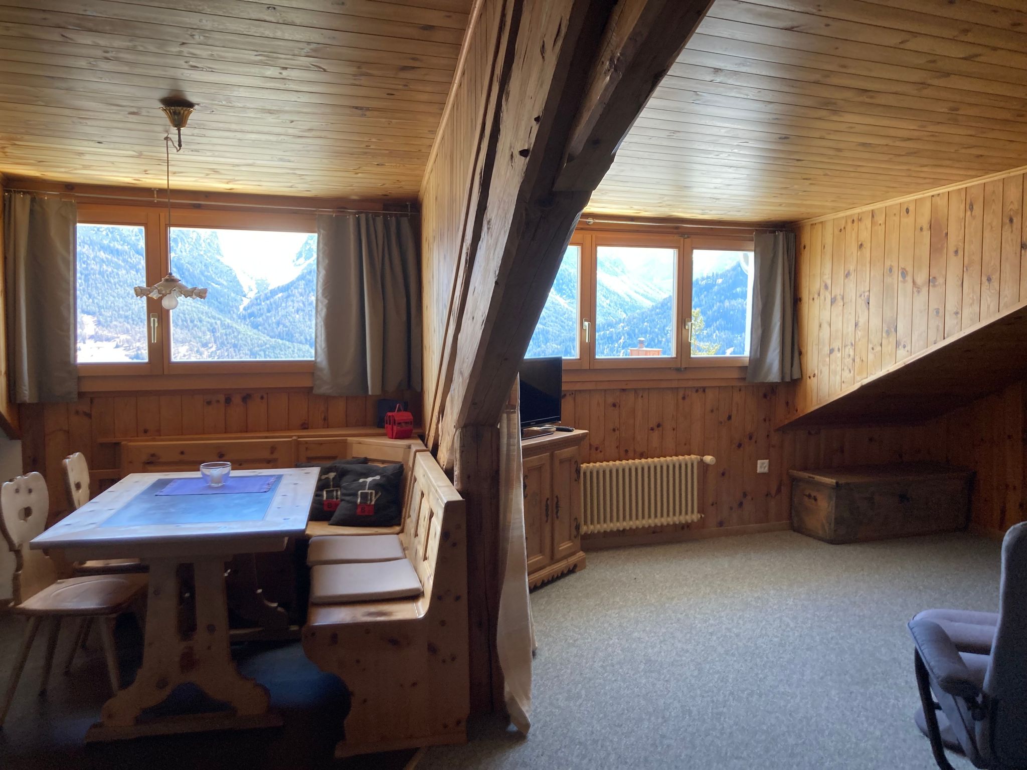 Appartement Vichava 8, Süd, (Ftan) – Cuisine et coin repas, photo 8 sur 11