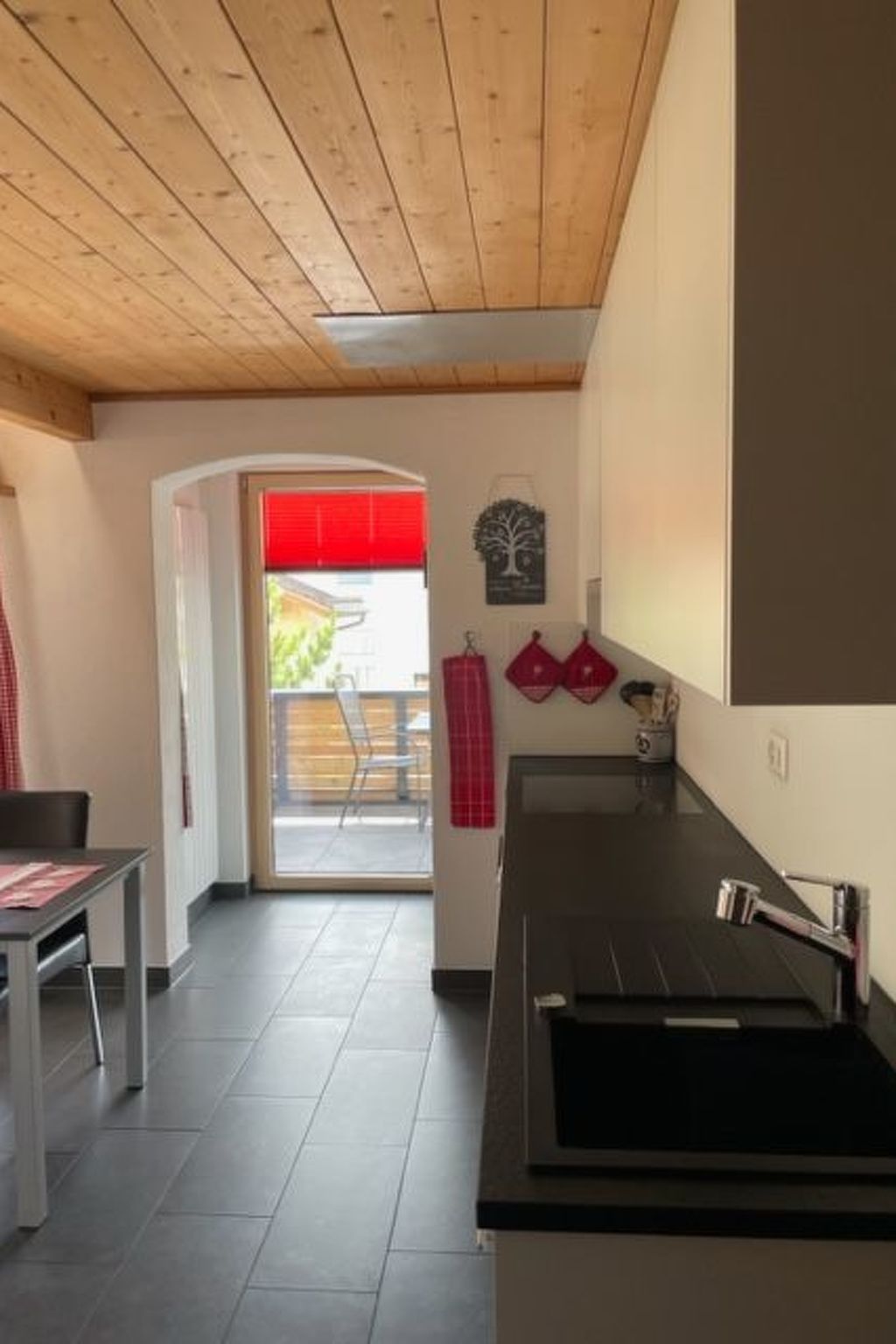 Appartement Chasa Cumulus/DG Ferienwohnung Sainas 139 A, (Ftan) – Cuisine et coin repas, photo 11 sur 36