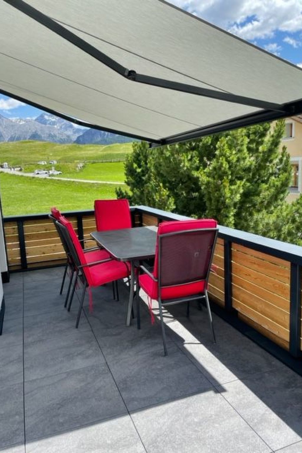 Appartement Chasa Cumulus/DG Ferienwohnung Sainas 139 A, (Ftan) – Terrasse, photo 5 sur 36