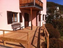 Chalet Chalchera in Ftan: knus verblijf aan de skipiste in het Engadin - thumbnail 1