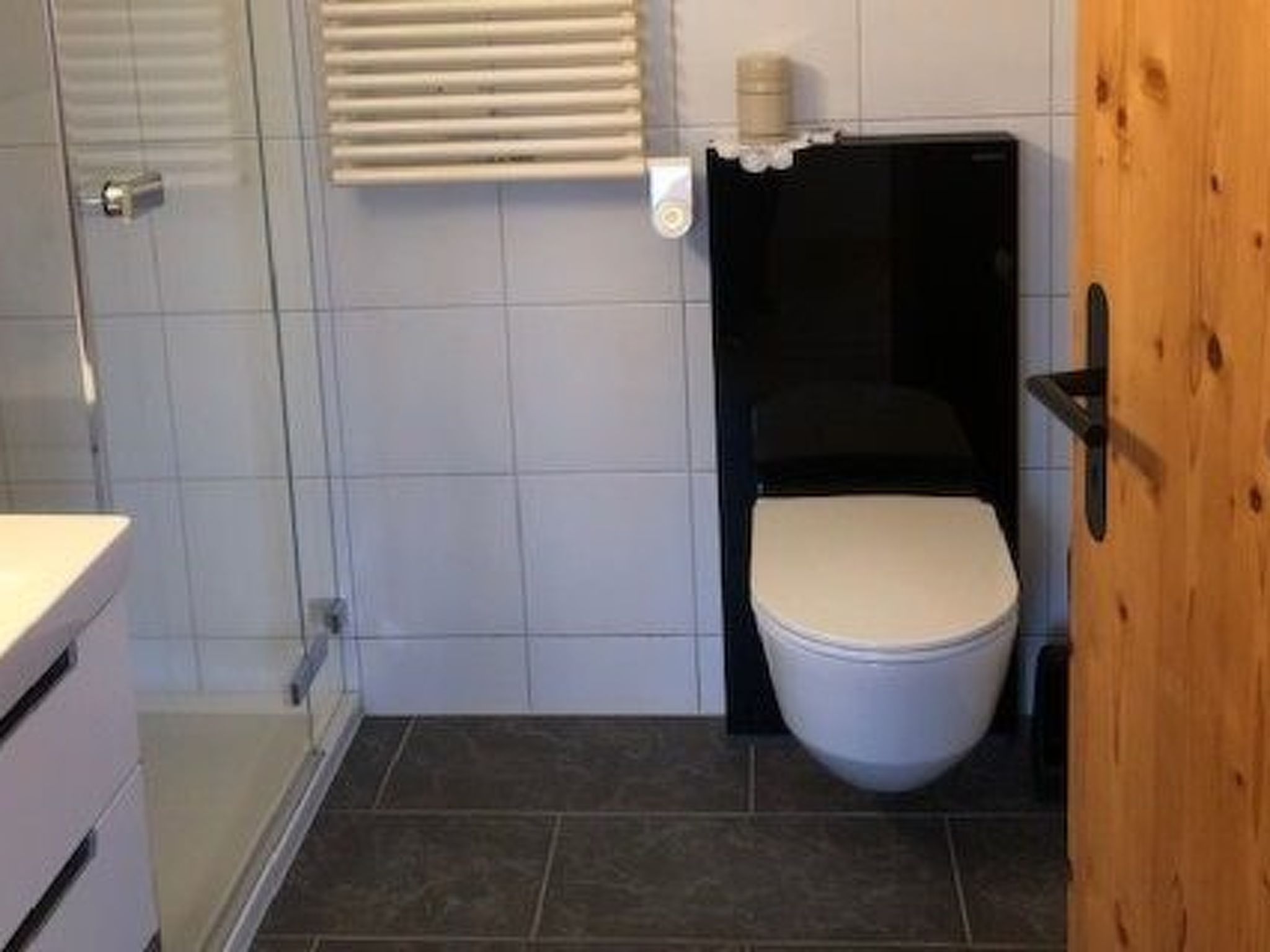 Appartement Chalchera, (Ftan) – Salle de bains, photo 6 sur 12
