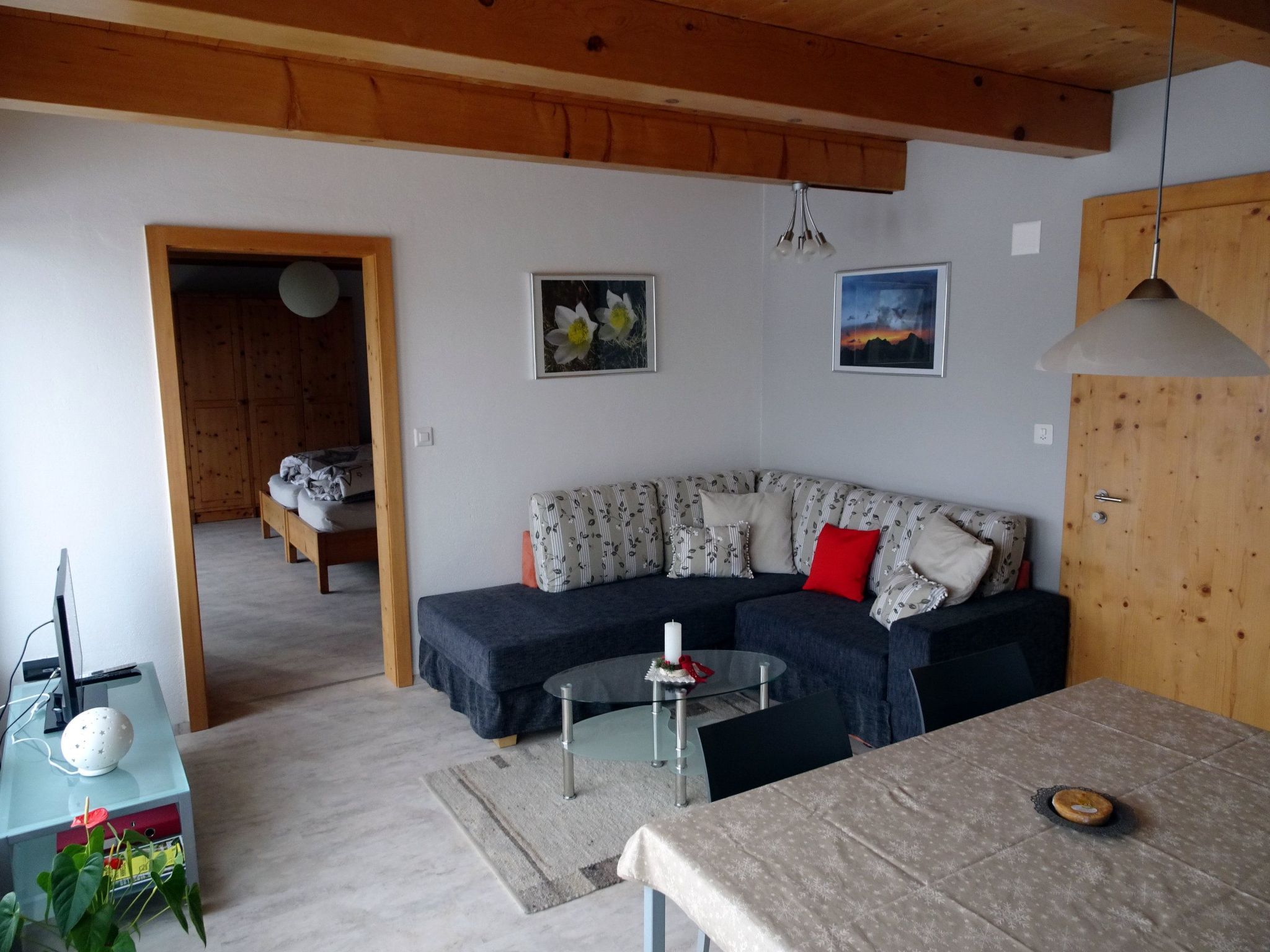 Appartement Chasa Fionas - Einfamilienhaus Fam. Pitsch, (Ftan) – Séjour, photo 6 sur 21