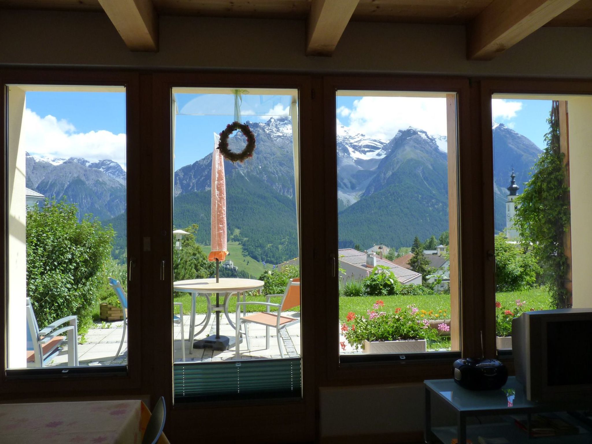 Appartement Chasa Fionas - Einfamilienhaus Fam. Pitsch, (Ftan) – Séjour, photo 9 sur 21