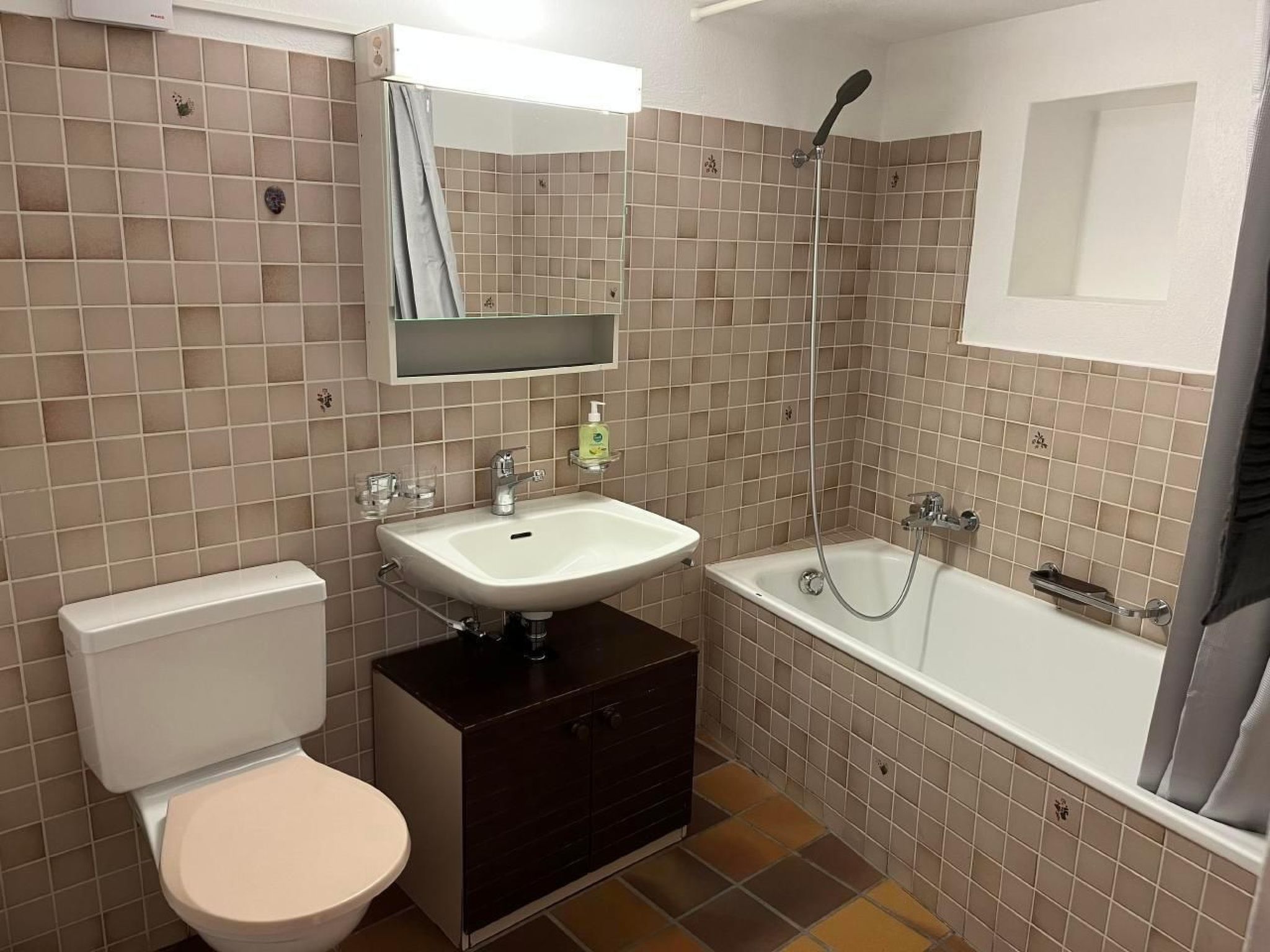 Gemütlich eingerichtete Ferienwohnung "Chasa"-Image-tags.info