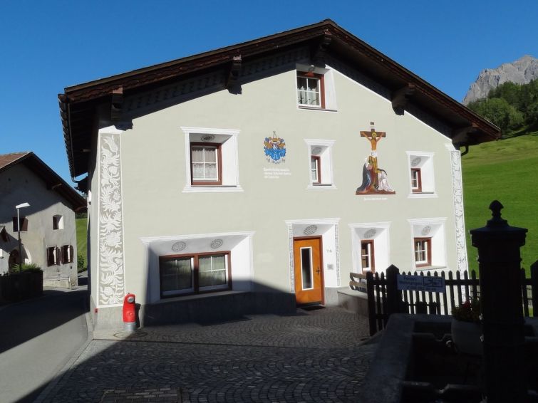 Sfeervol appartement Chasa Quadra in Tarasp voor 3 personen in Tarasp