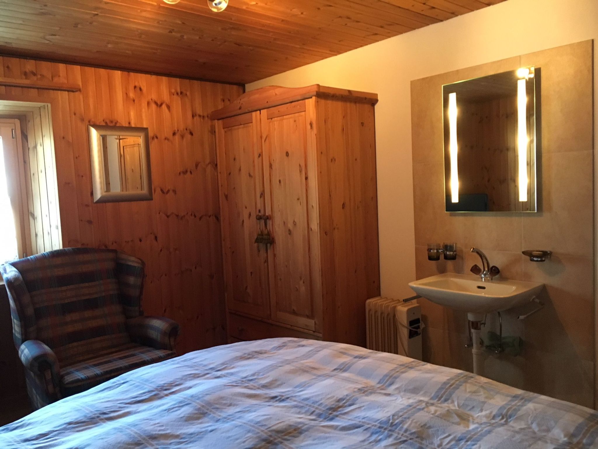 Appartement Privatzimmer bügl süt, (Sent) – Chambre, photo 10 sur 19