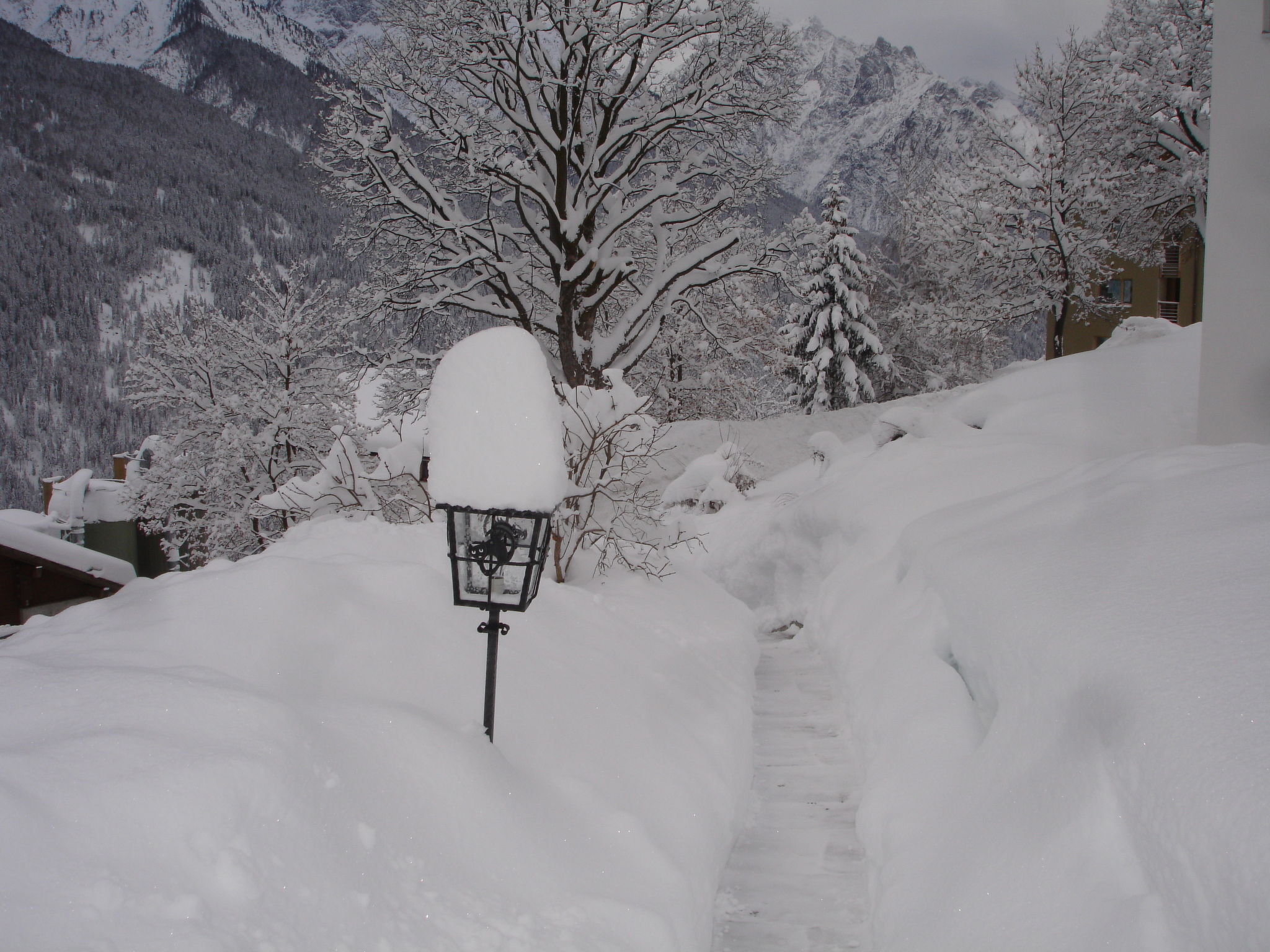 Chasa Nuotclà, (Sent). - Buiten