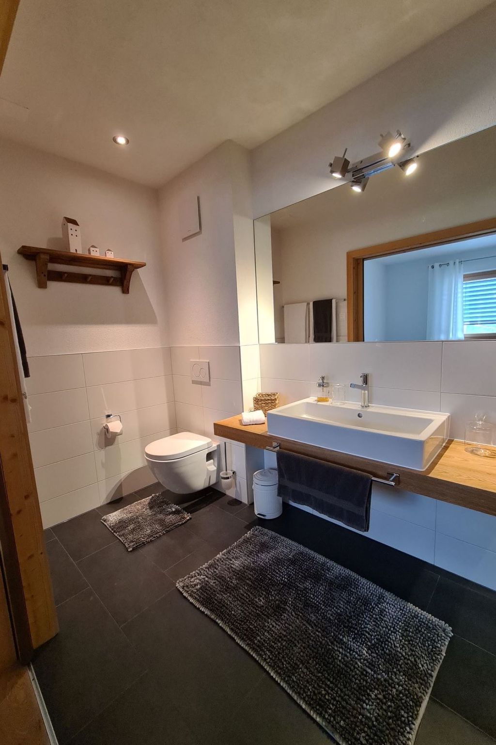 Appartement Chasa Scandella, (Sent) – Salle de bains, photo 13 sur 38