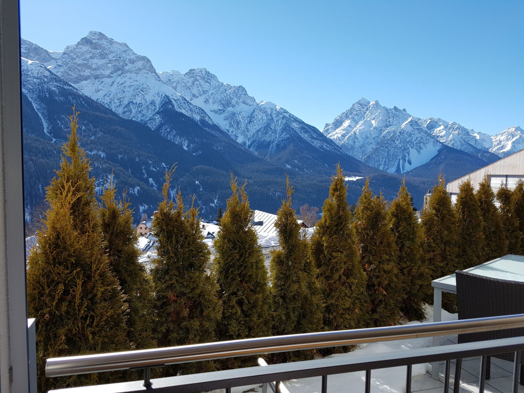 Chasa Scandella, (Sent). - Draußen