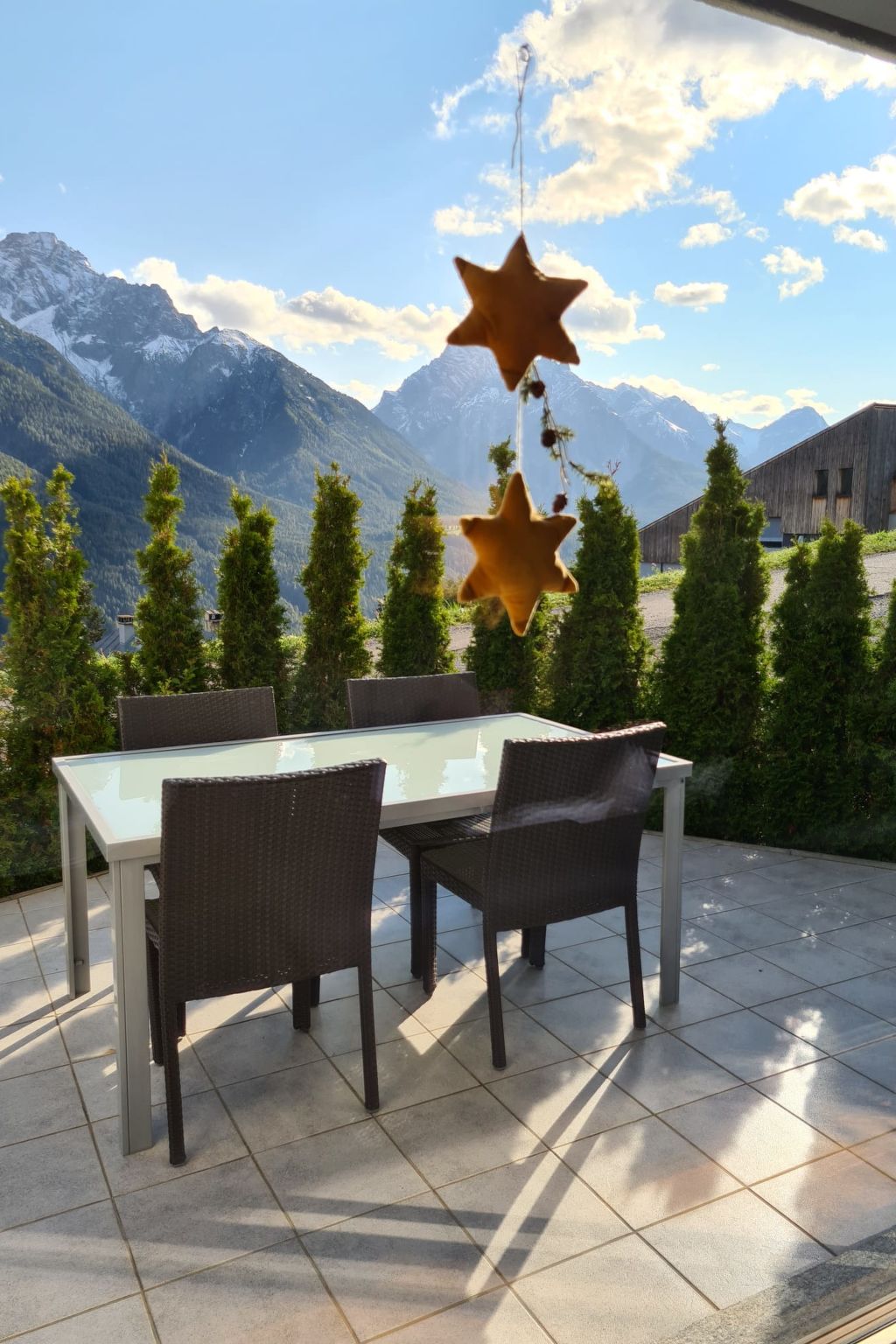 Chasa Scandella, (Sent). - Draußen